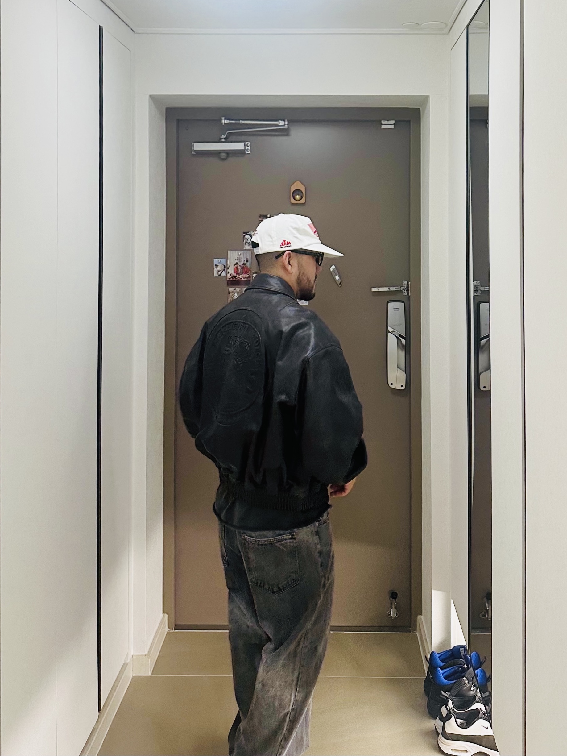 STU X HANK Embo Leather Jacket Black, Aftermath Cigar 5 Panel Ball Cap Off White 착용 스타일 - 2