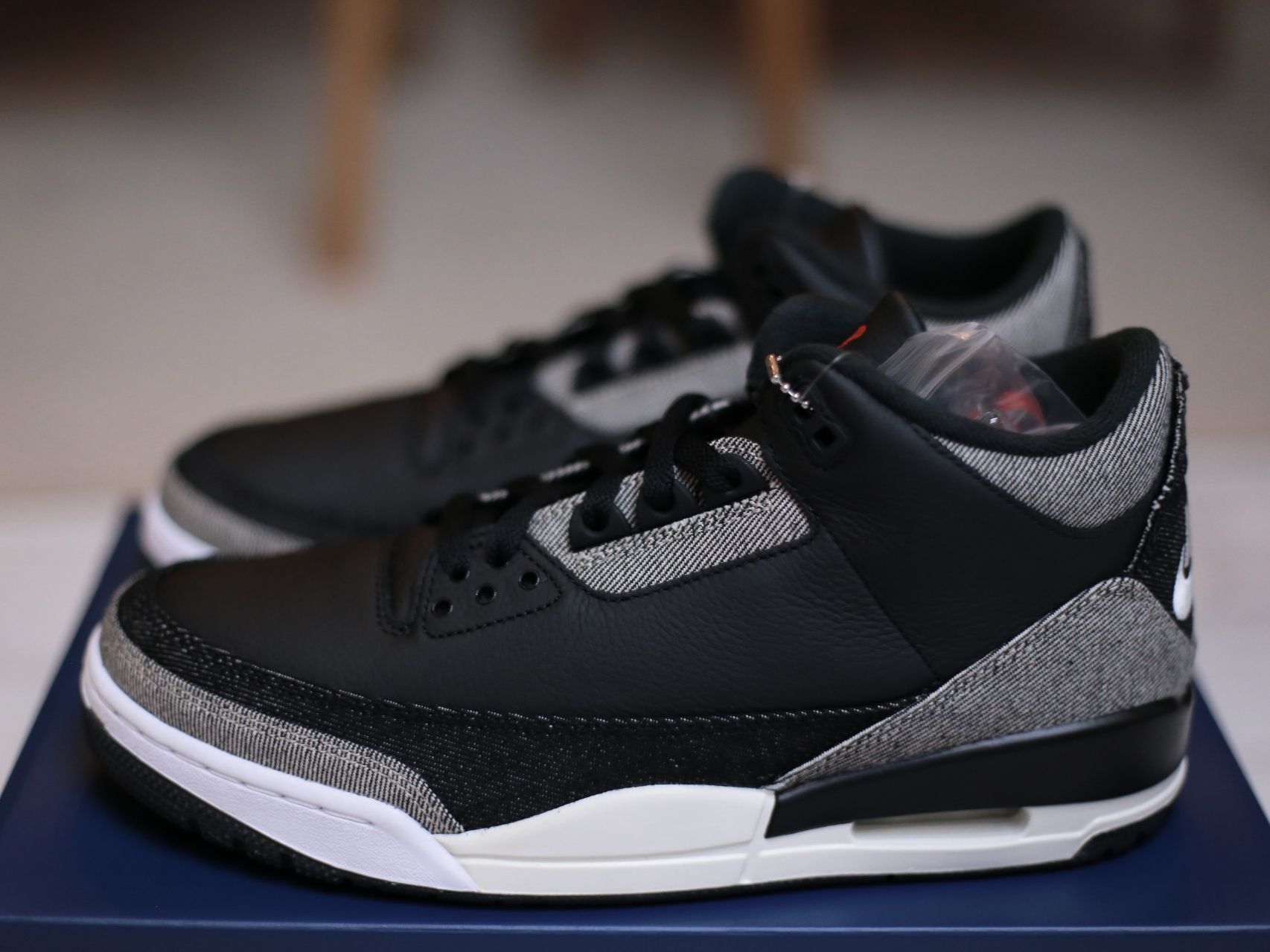 Jordan 3 x Levi’s Black and White 착용 스타일 - 1