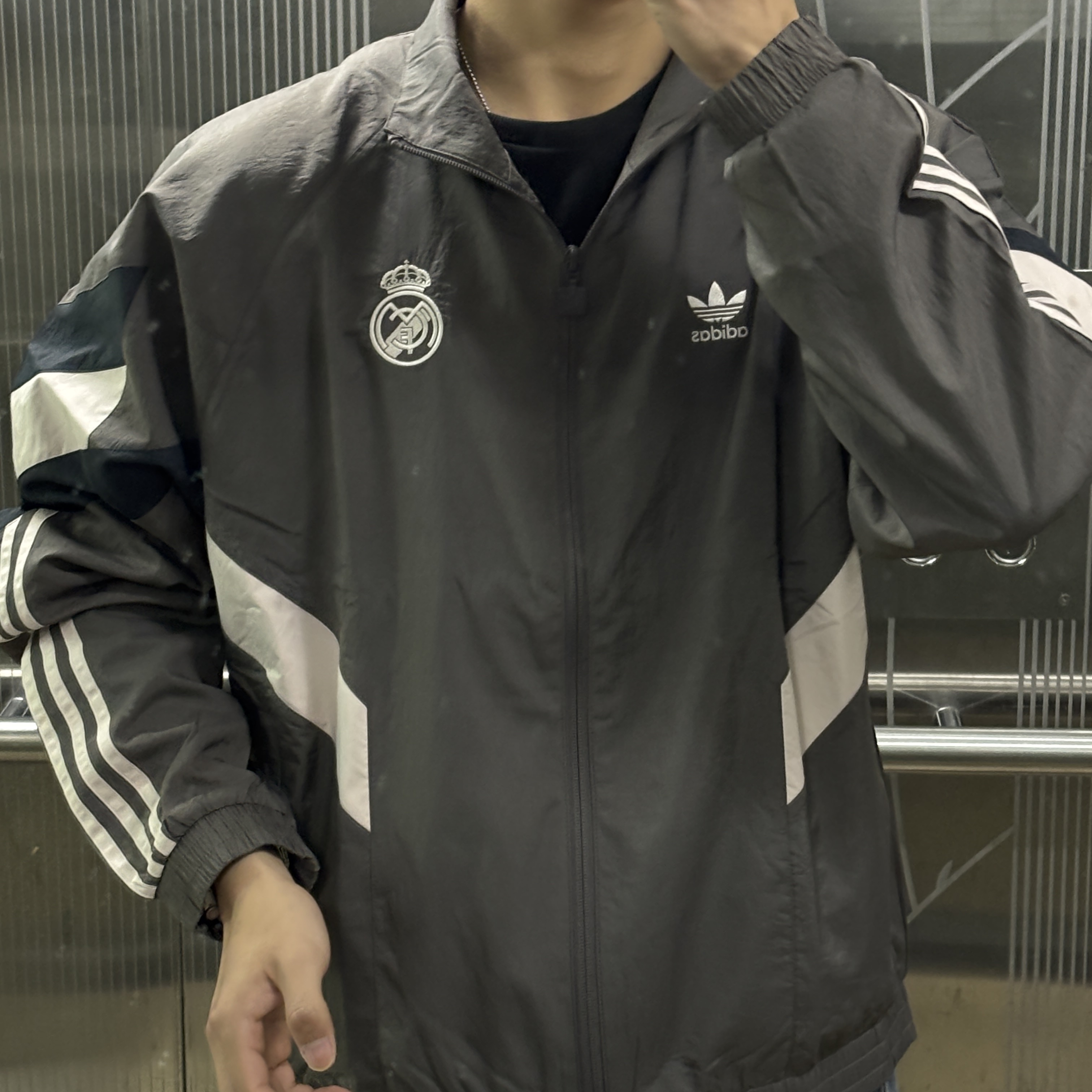 Adidas Real Madrid Originals Track Top Charcoal Grey - KR Sizing 착용 스타일 - 3
