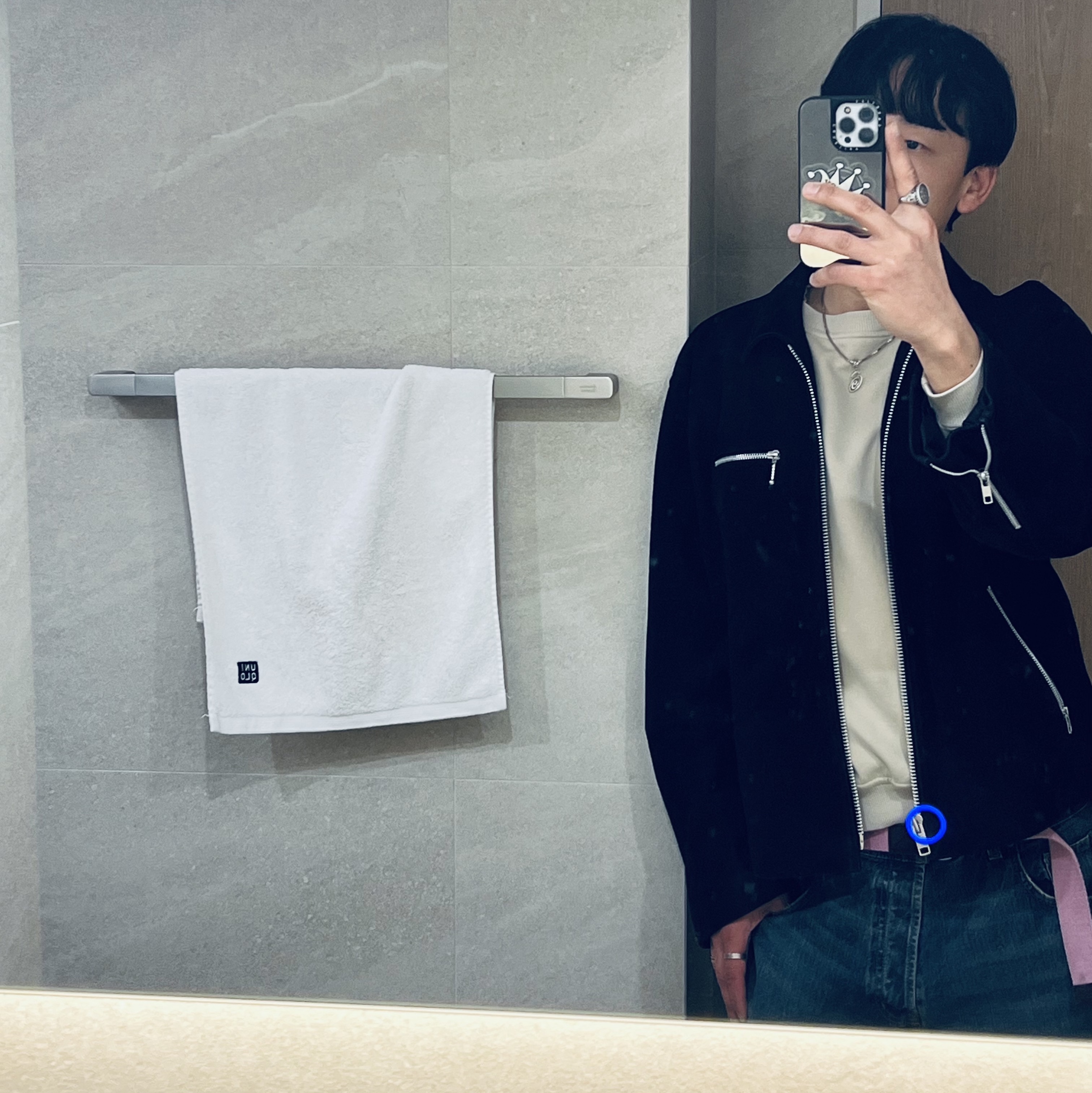Stussy 8 Ball Suede Bing Jacket Black 착용 스타일