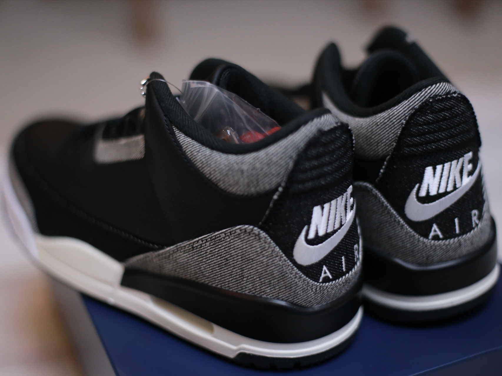 Jordan 3 x Levi’s Black and White 착용 스타일 - 3