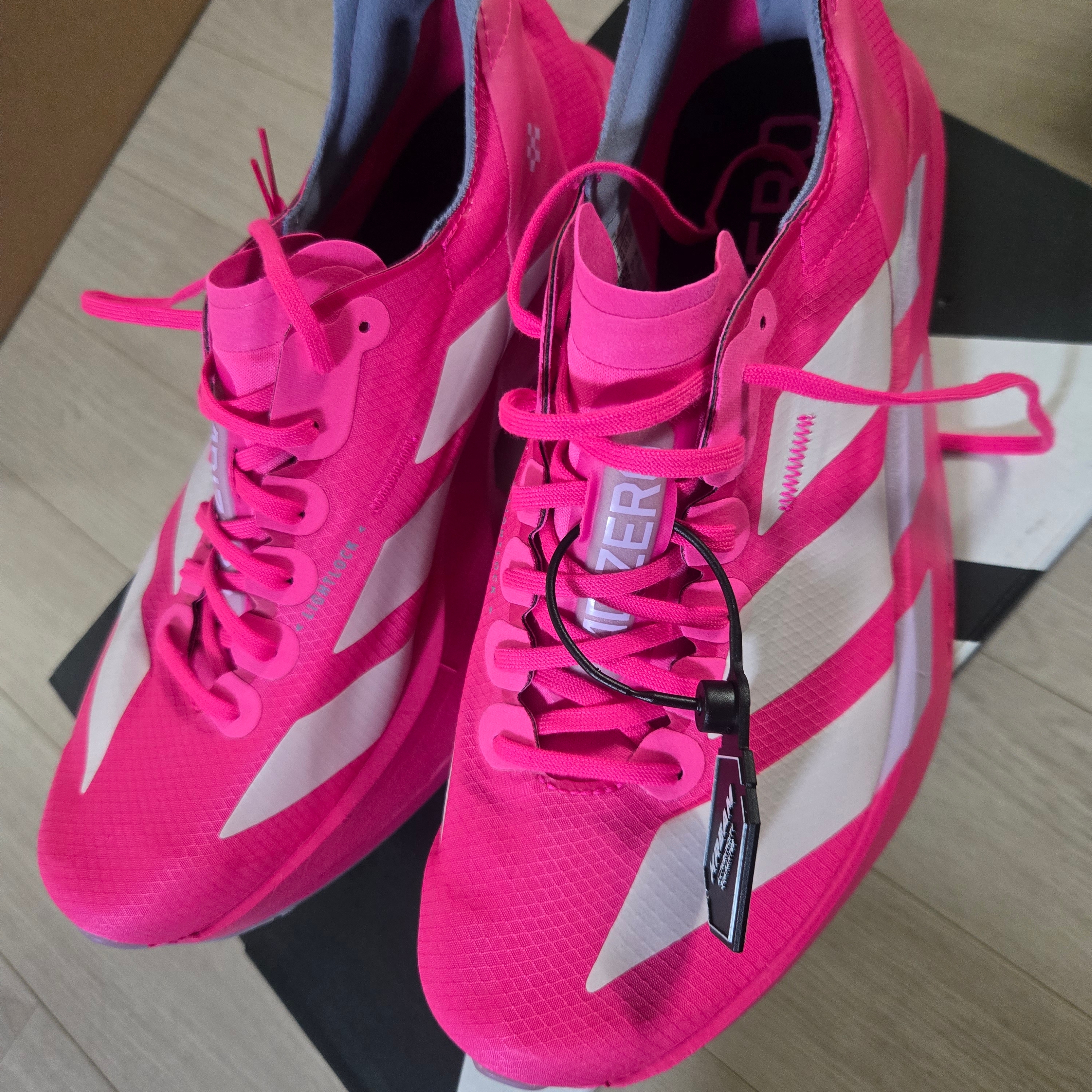 Adidas Adizero Adios Pro 4 Shock Pink Zero Metalic 착용 스타일