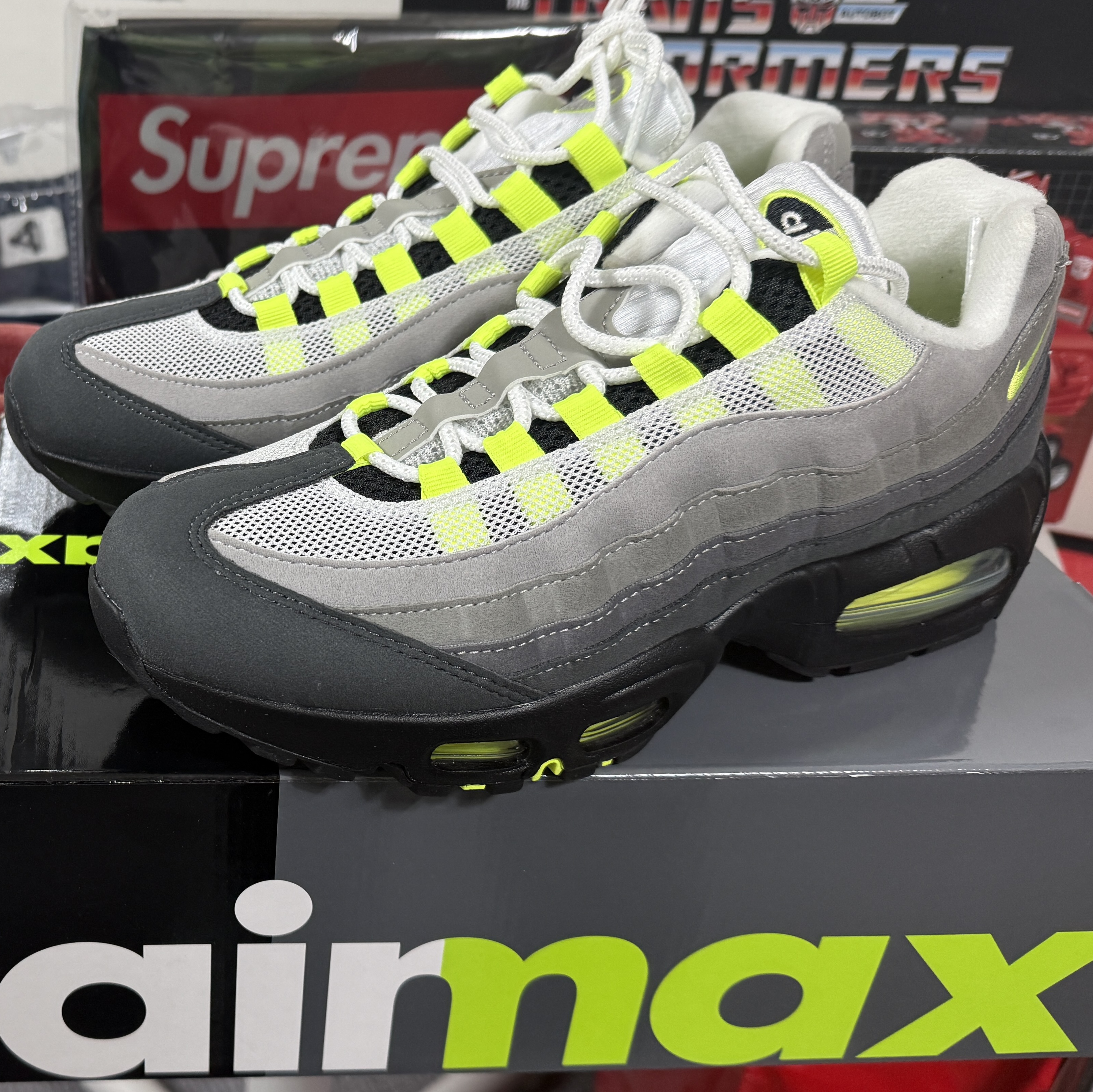 Nike Air Max 95 OG Neon 착용 스타일