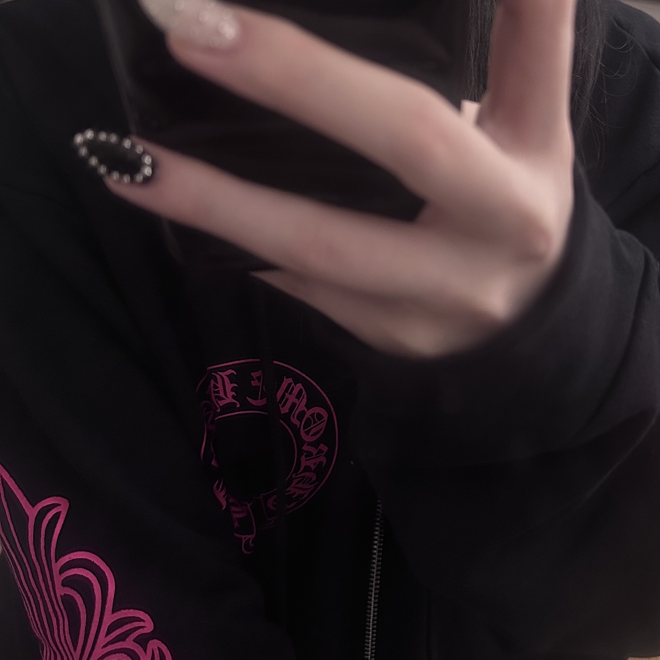 Chrome Hearts Horseshoe Floral Fleece Zip-Up Hoodie Black Pink 착용 스타일 - 2