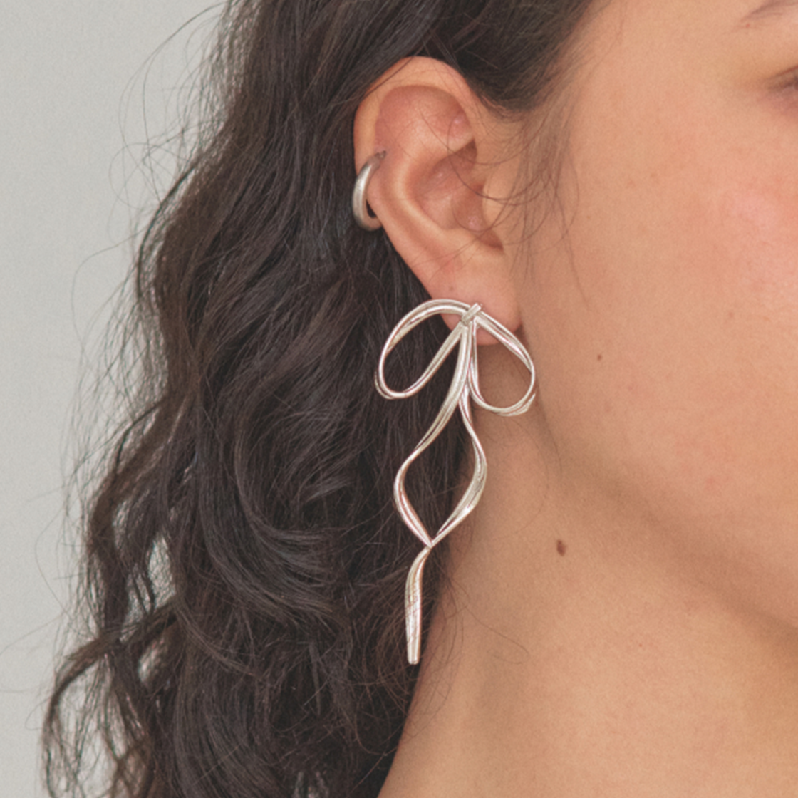 라츠유 앨리스 리본 이어링 실버(LOTS YOU Alice Ribbon Earing Silver) - 2