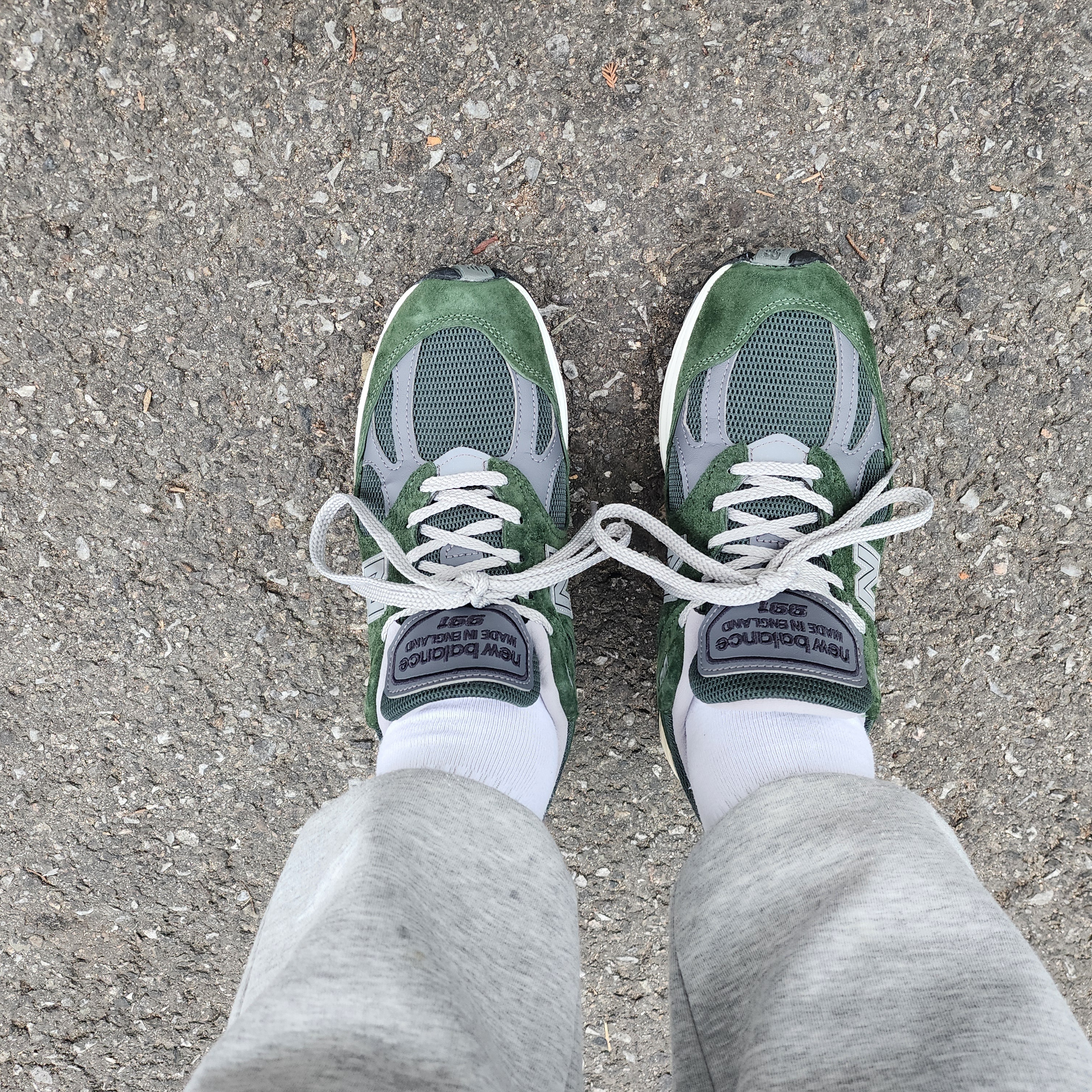 New Balance 991v2 Made in UK Kombu Green 착용 스타일