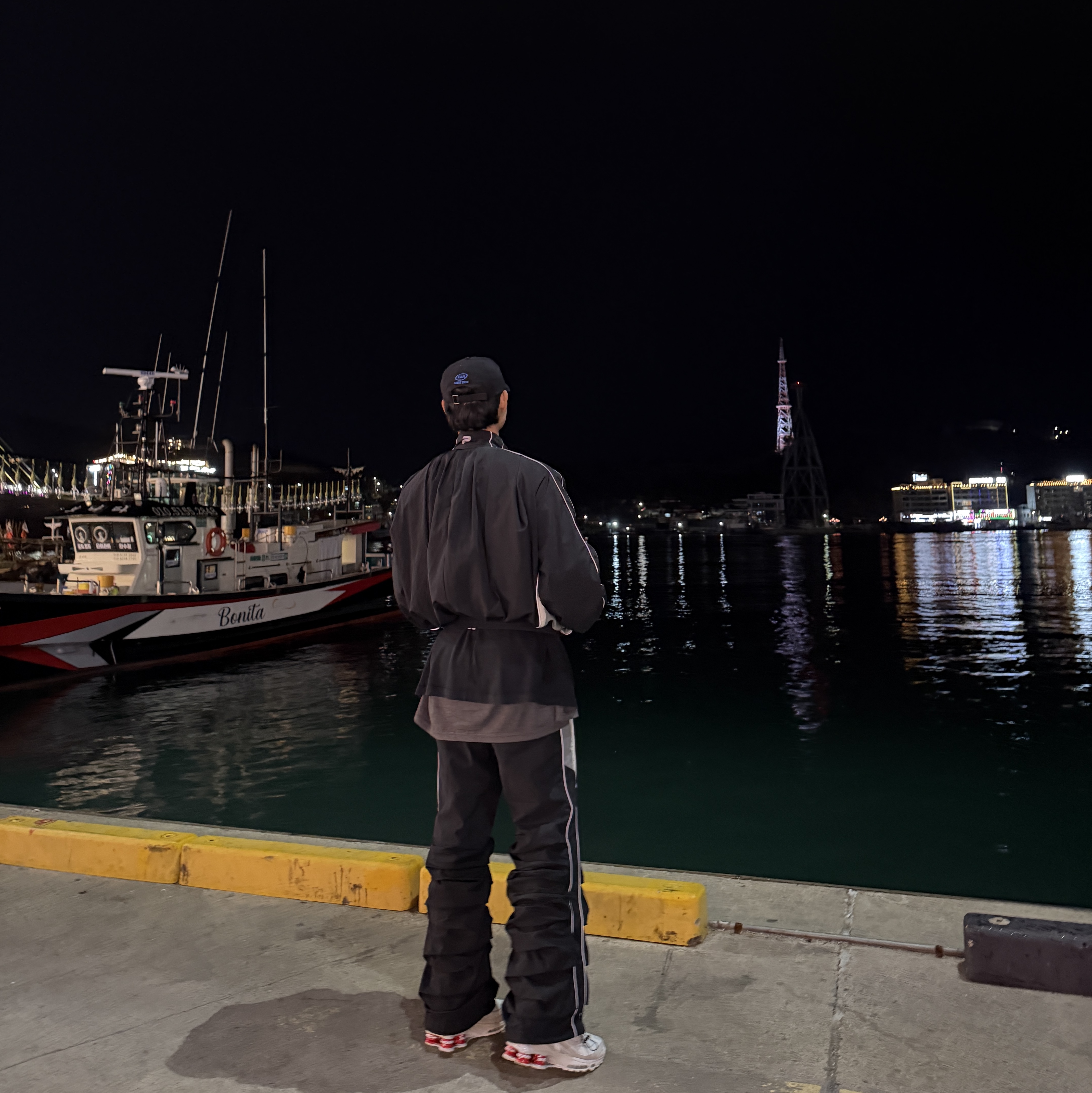 Nike x Supreme Shox Ride 2 SP White, Project G/R Pintuck Track Pants Black 착용 스타일