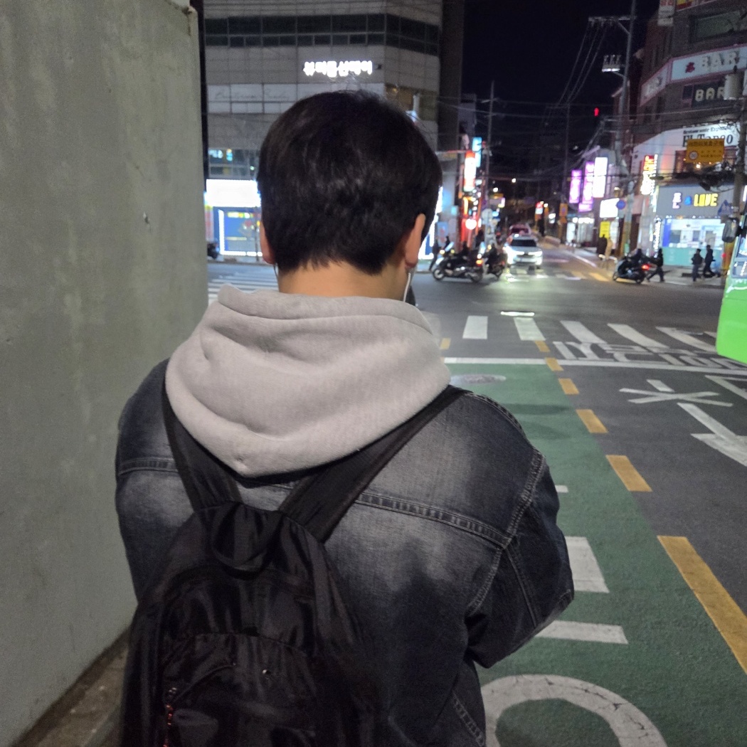 Heisan Ultra-light Compact Pocketbag V2 - Black (L) 착용 스타일
