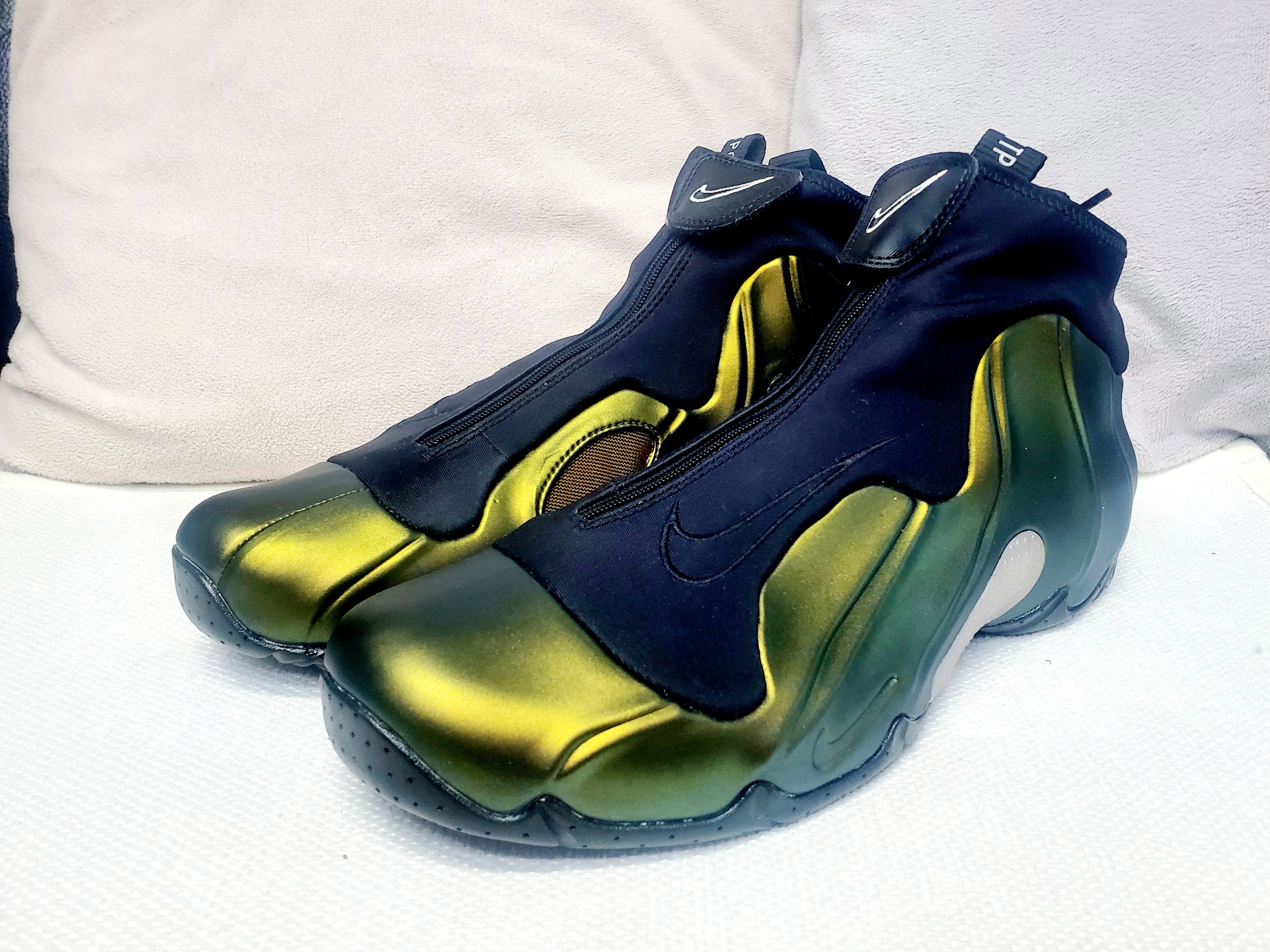 Nike Air Flightposite Black Metallic Gold 착용 스타일