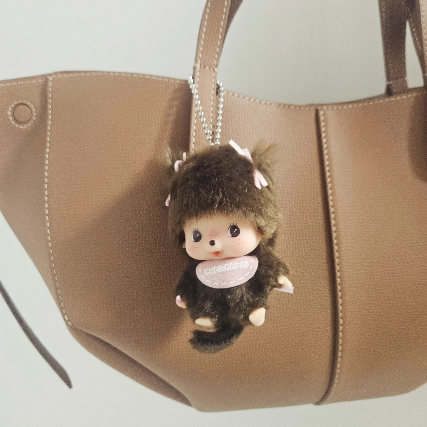 Monchhichi Bebichhichi Bighead SS Girl Key Chain Pink 착용 스타일 - 1