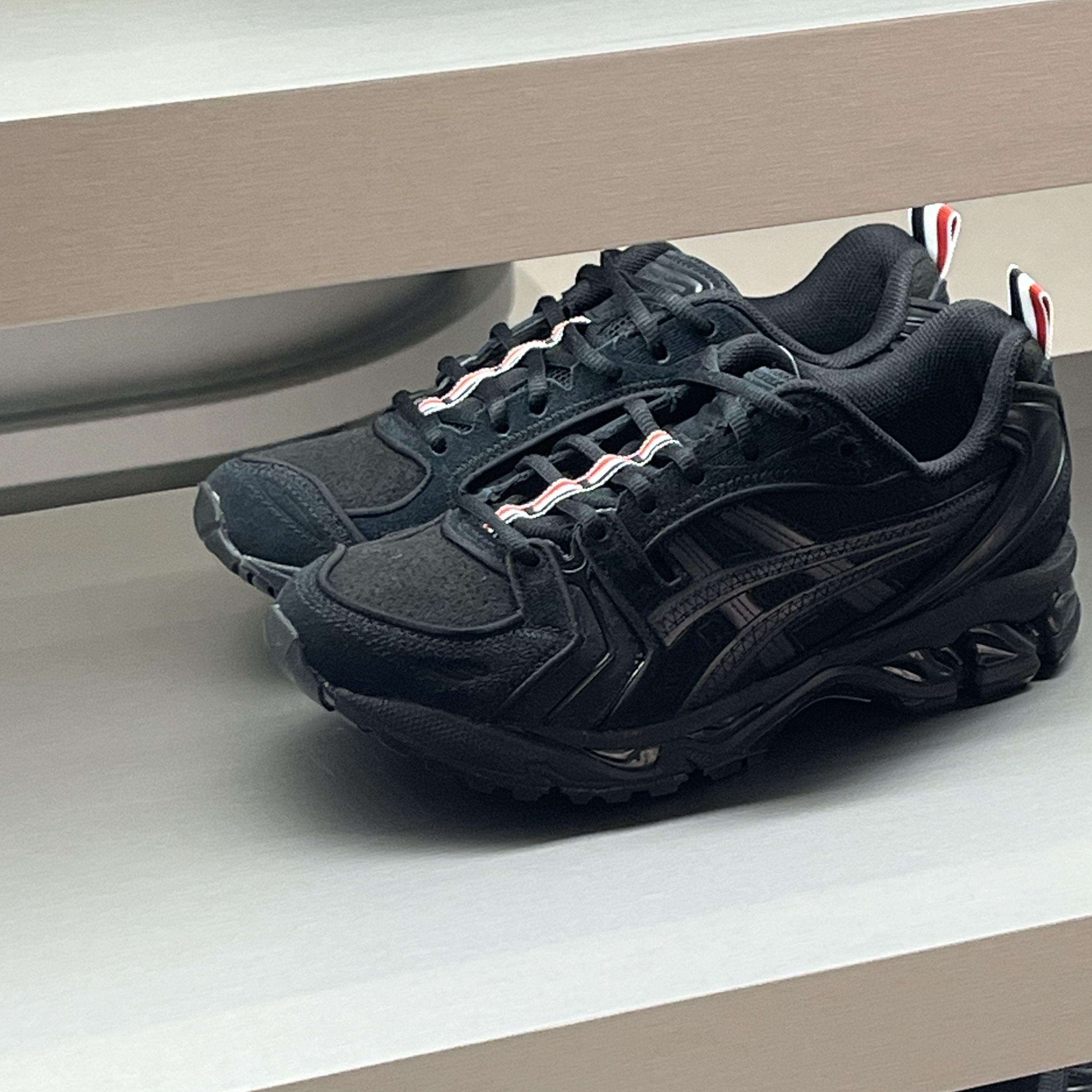 Asics x Thom Browne Gel-Kayano 14 Black 착용 스타일
