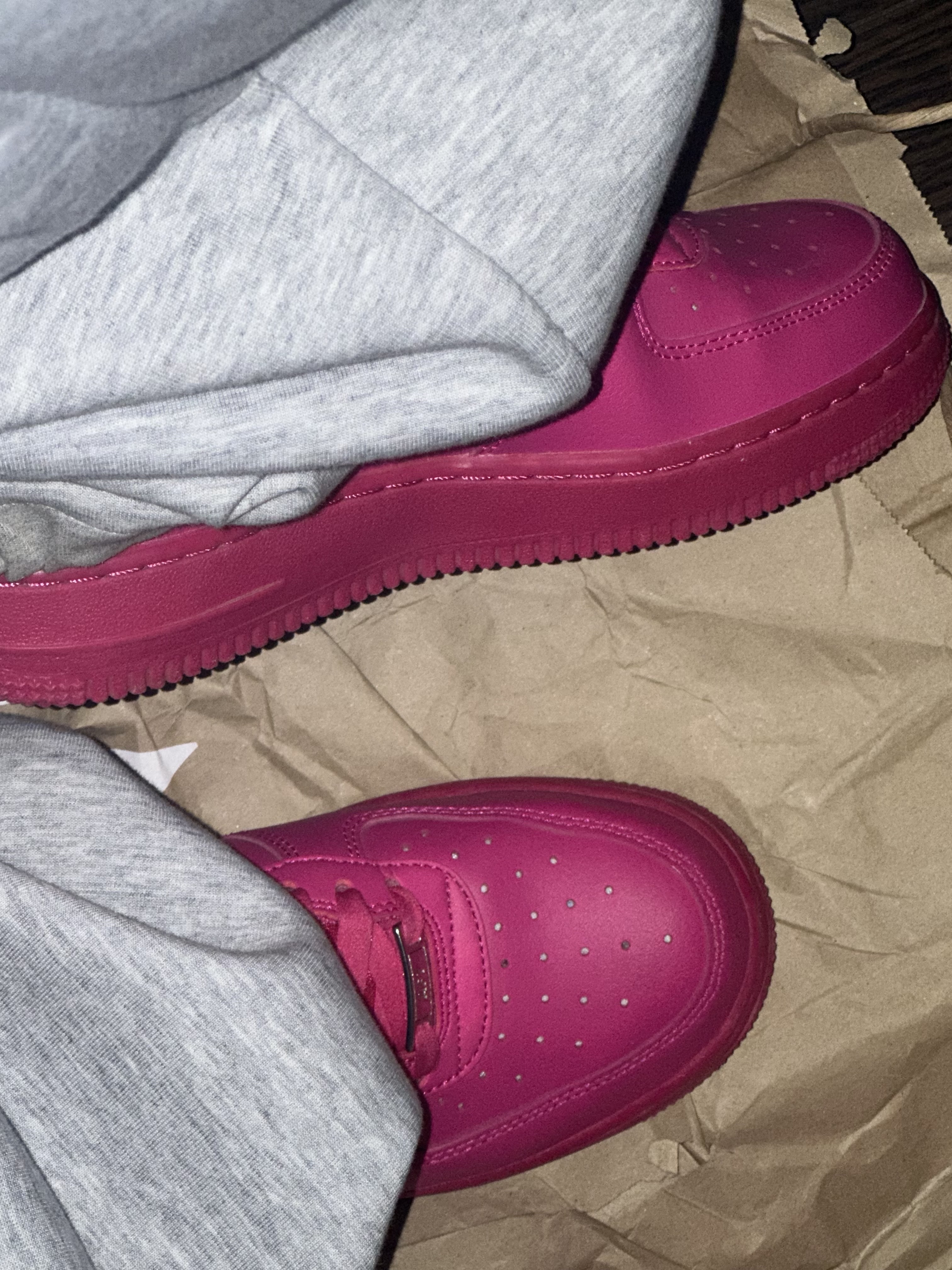 (W) Nike Air Force 1 '07 Fireberry Fierce Pink 착용 스타일