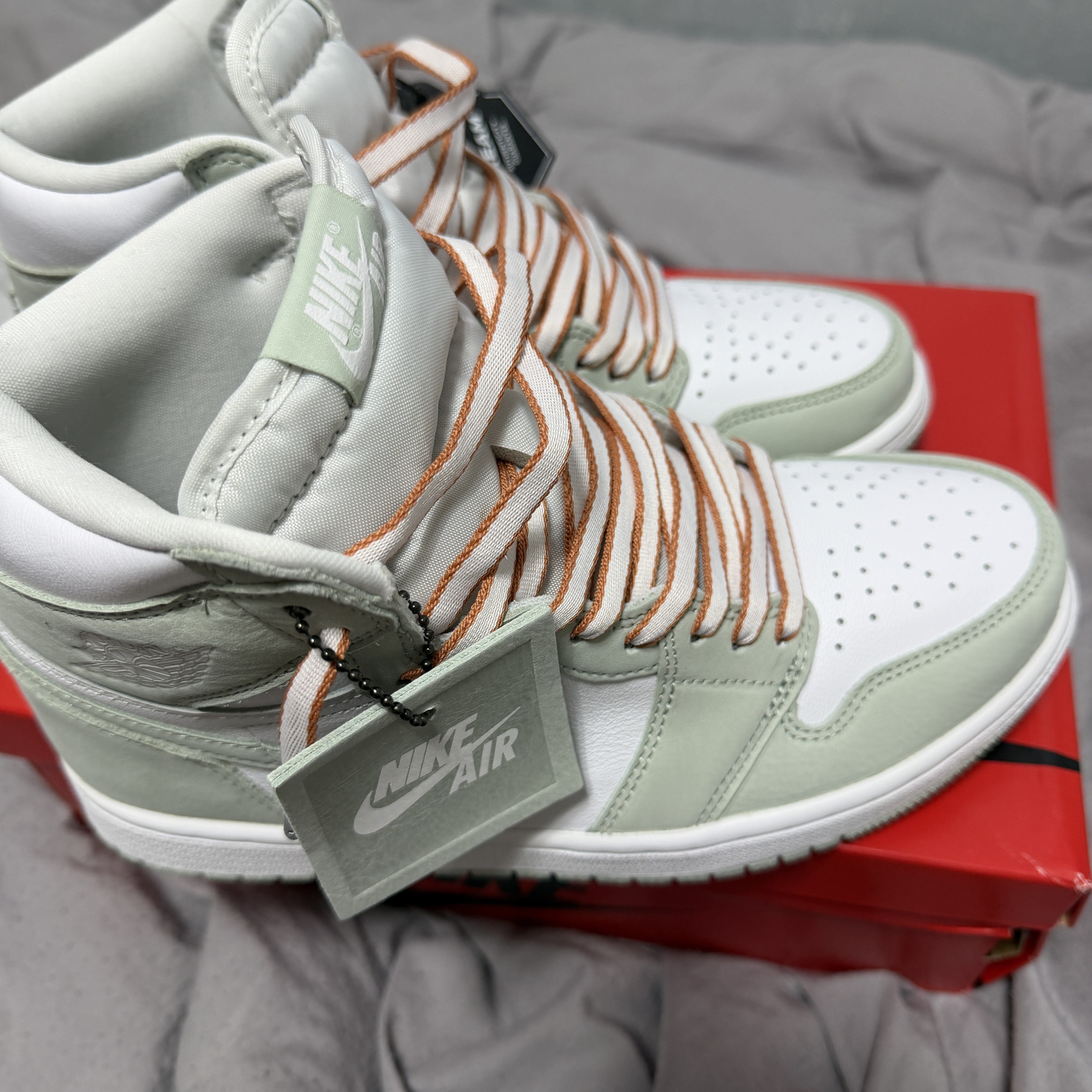 (W) Jordan 1 Retro High OG Seafoam 착용 스타일 - 5