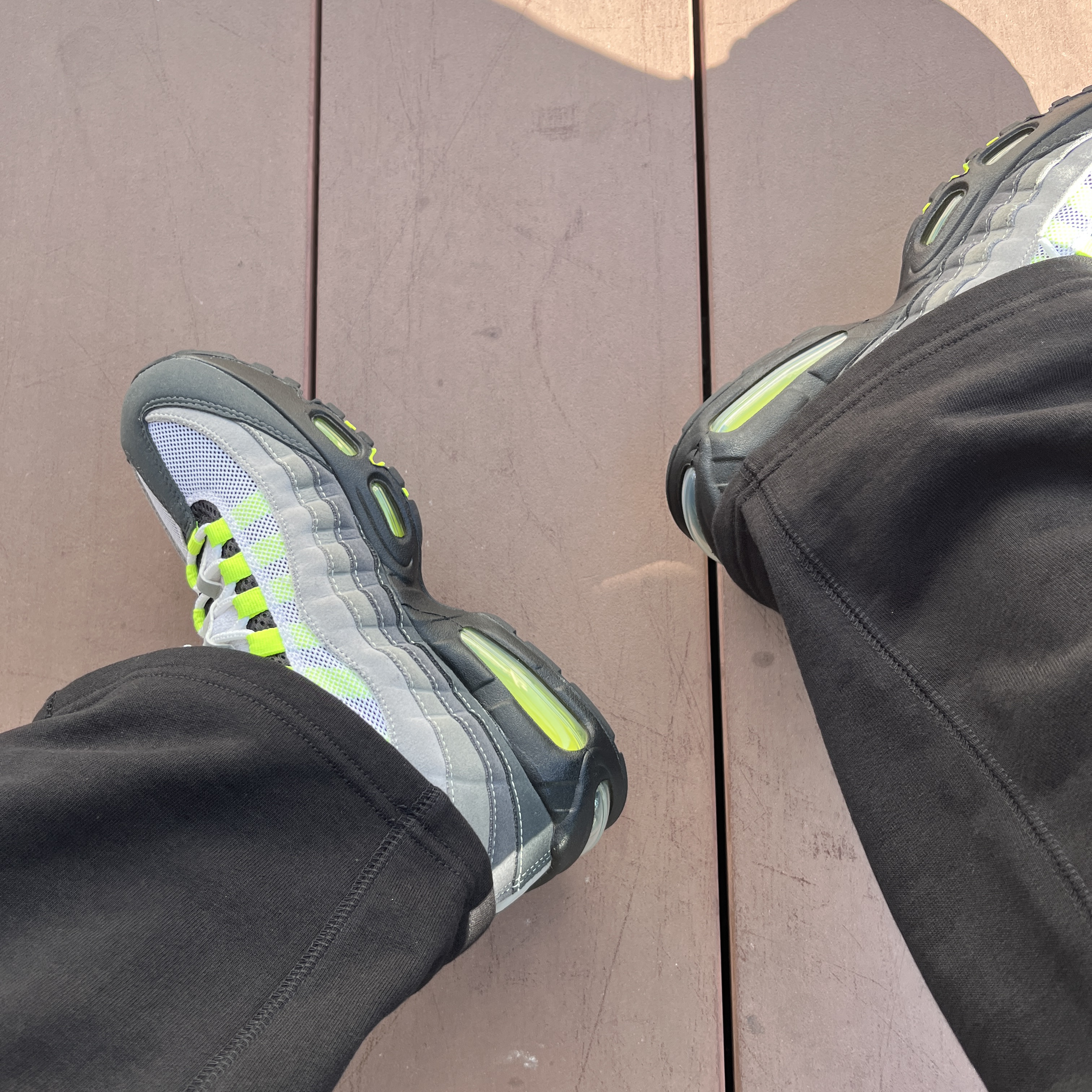 Nike Air Max 95 OG Neon 착용 스타일