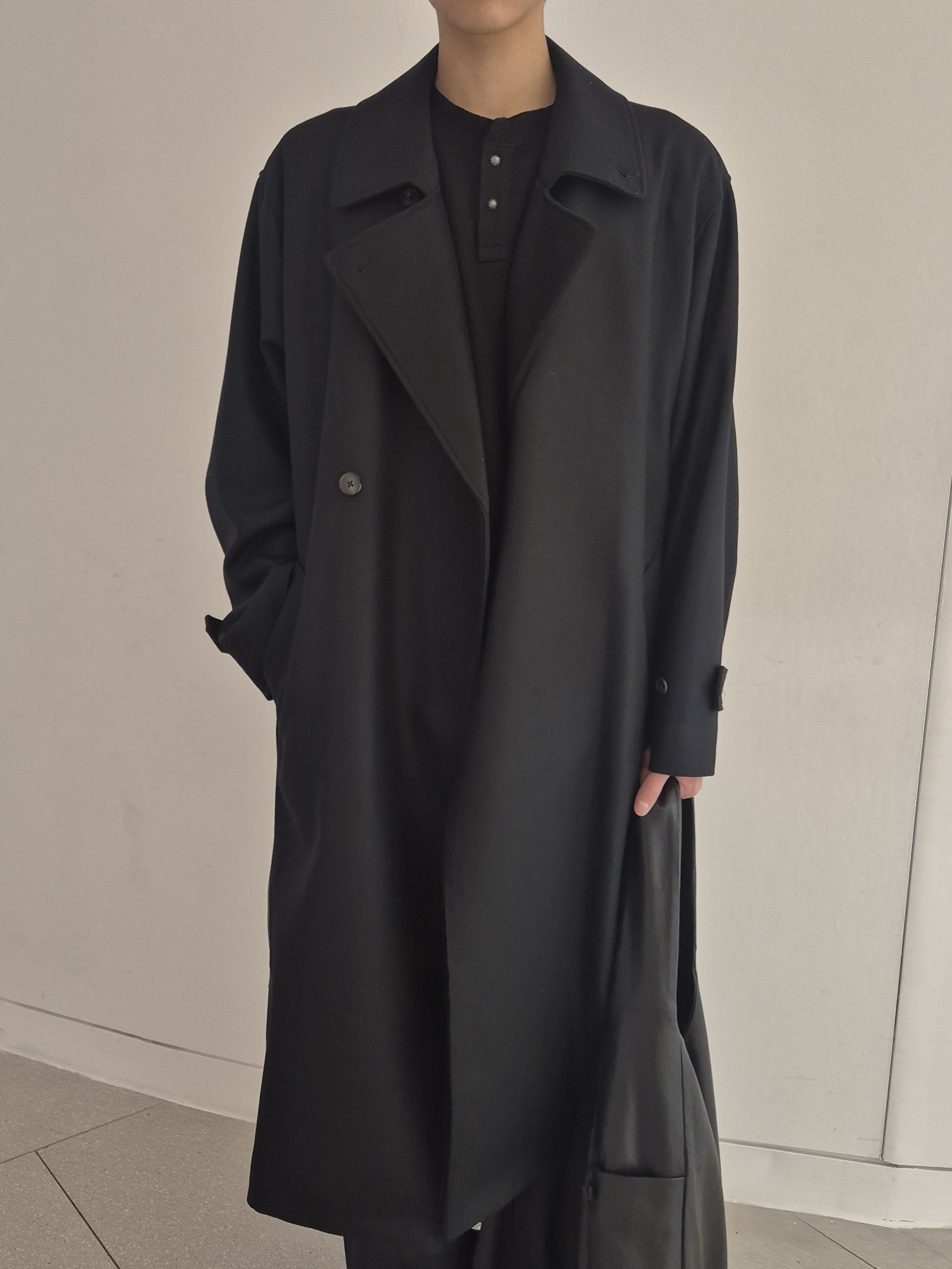 ssstein Oversized Double Breasted Coat Black - 25FW 착용 스타일 - 2