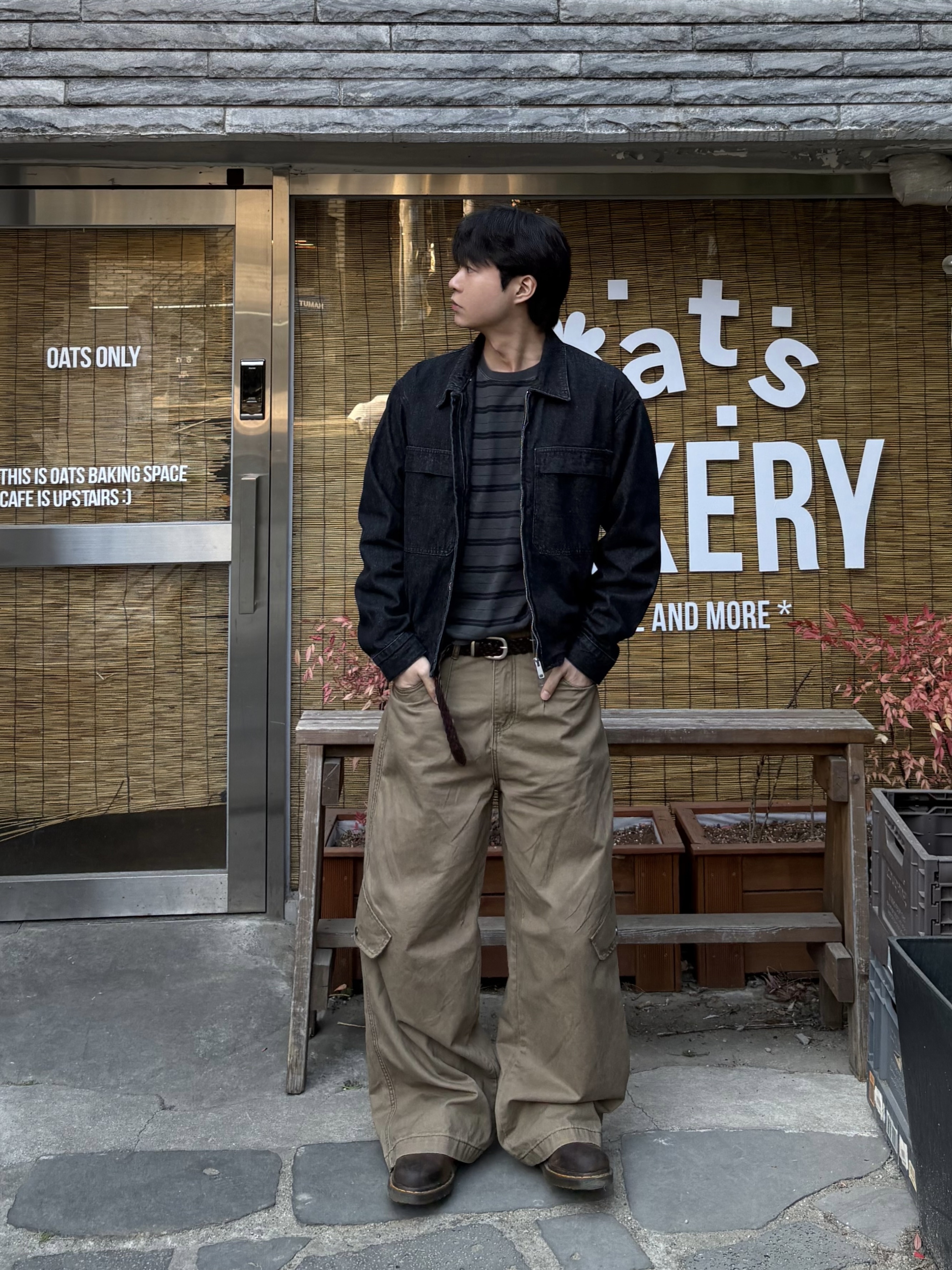 Dr. Martens 1461 Crazy Horse Dark Brown 착용 스타일 - 1