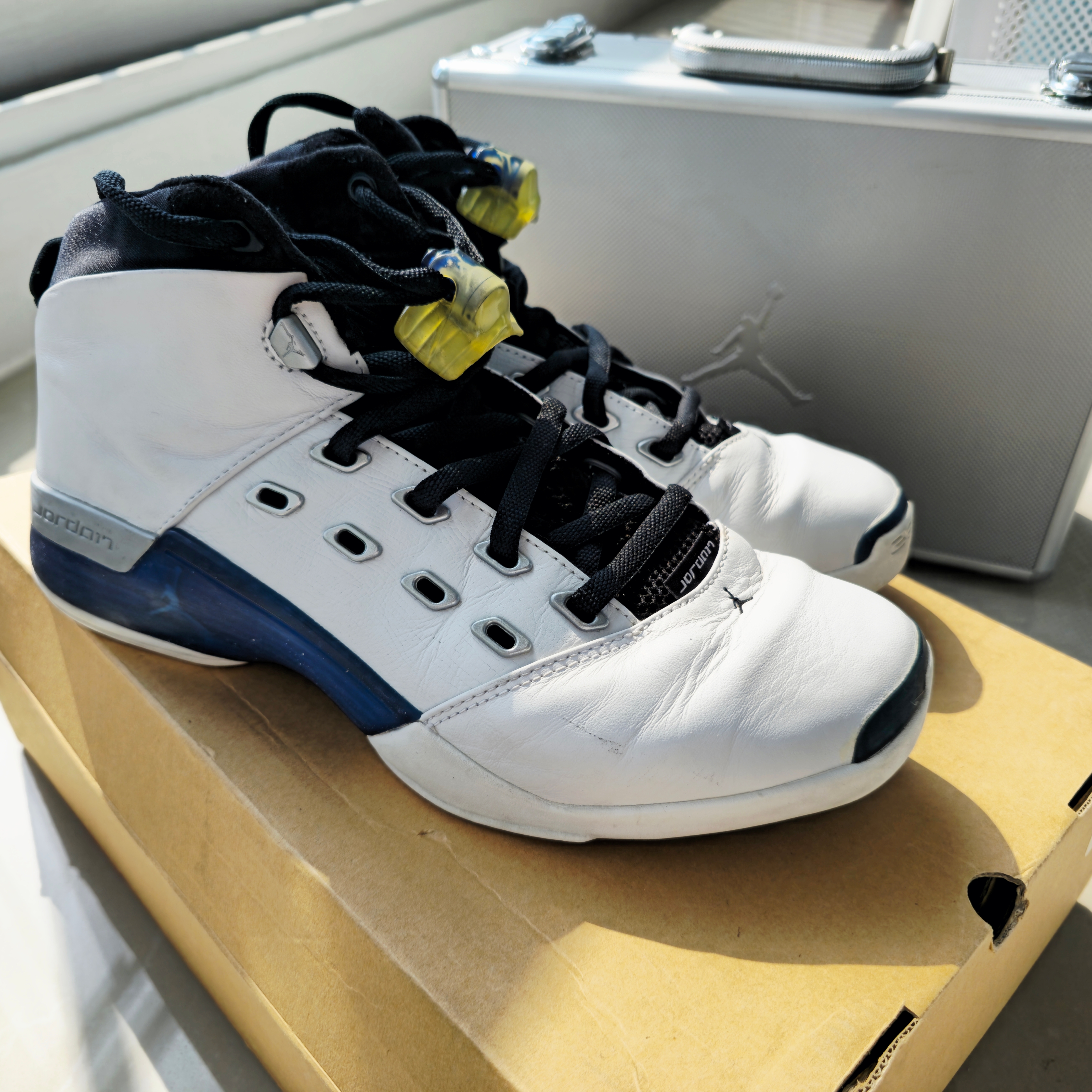 Jordan 17 White College Blue 착용 스타일