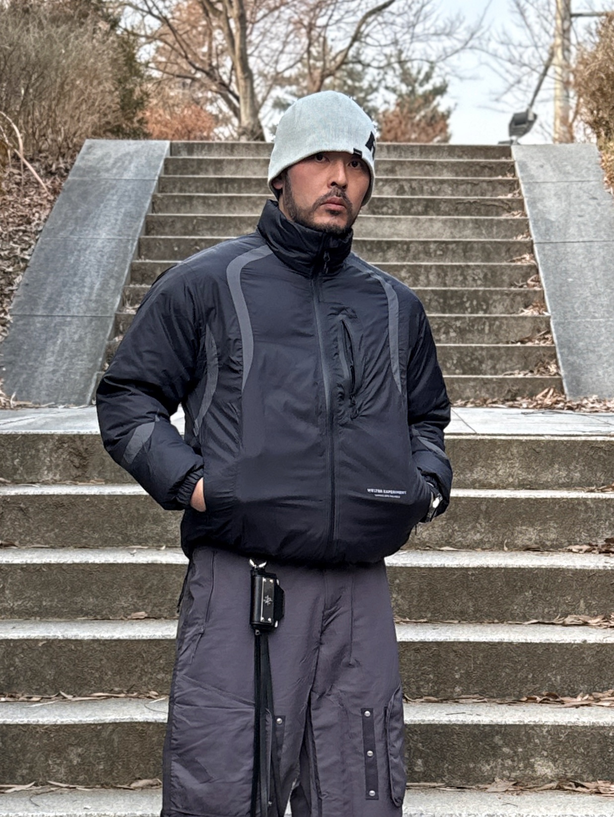 [KREAM 단독] runwhither Beanie White, Roa Hiking Minaar Black 착용 스타일 - 6