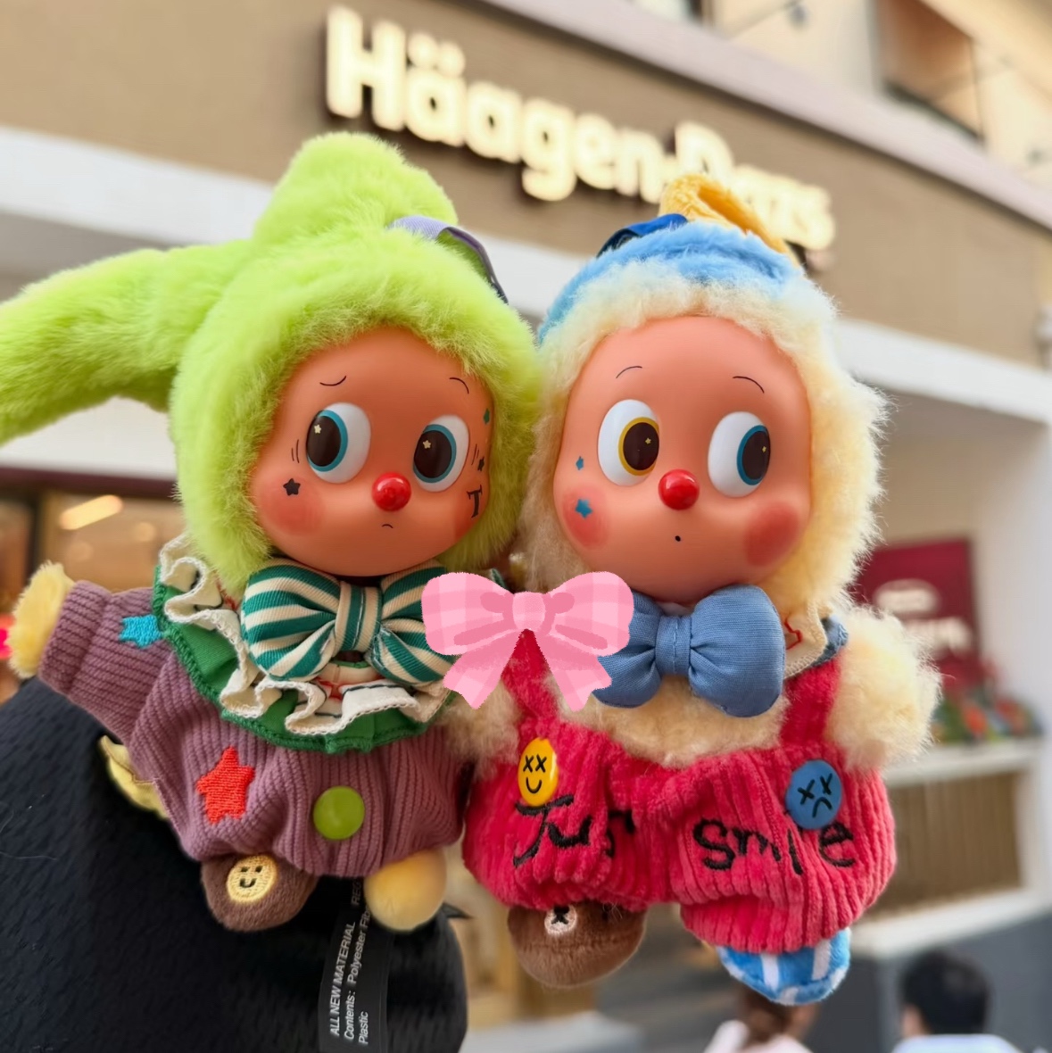 Pop Mart Why So Serious Series Vinyl Plush Pendant Bubblegum (Opened Case), Pop Mart Why So Serious Series Vinyl Plush Pendant Sealed Case (8 Blind Boxes) 착용 스타일
