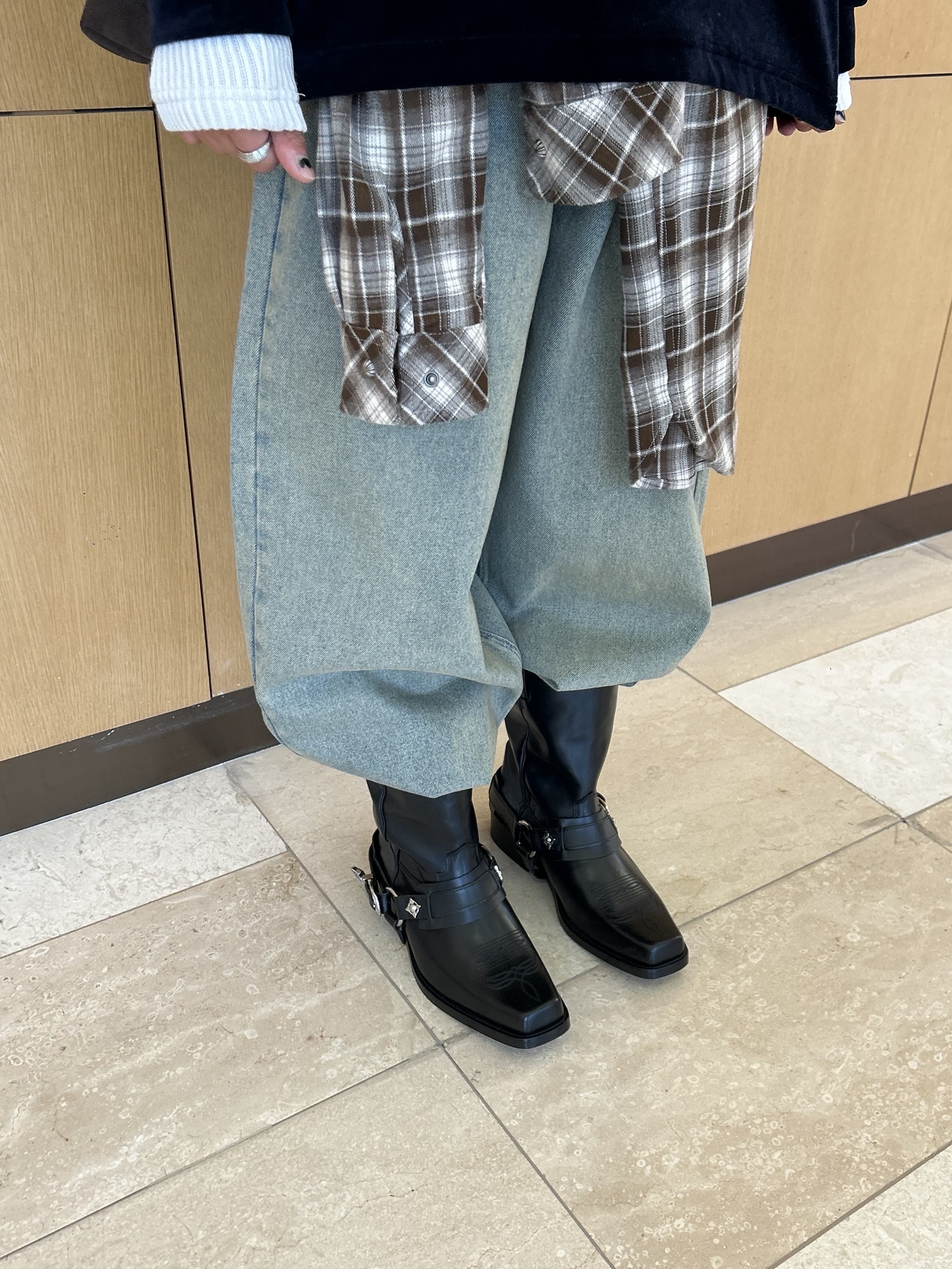 Toga Virilis AJ1178 Hard Leather Black - 25FW 착용 스타일 - 2