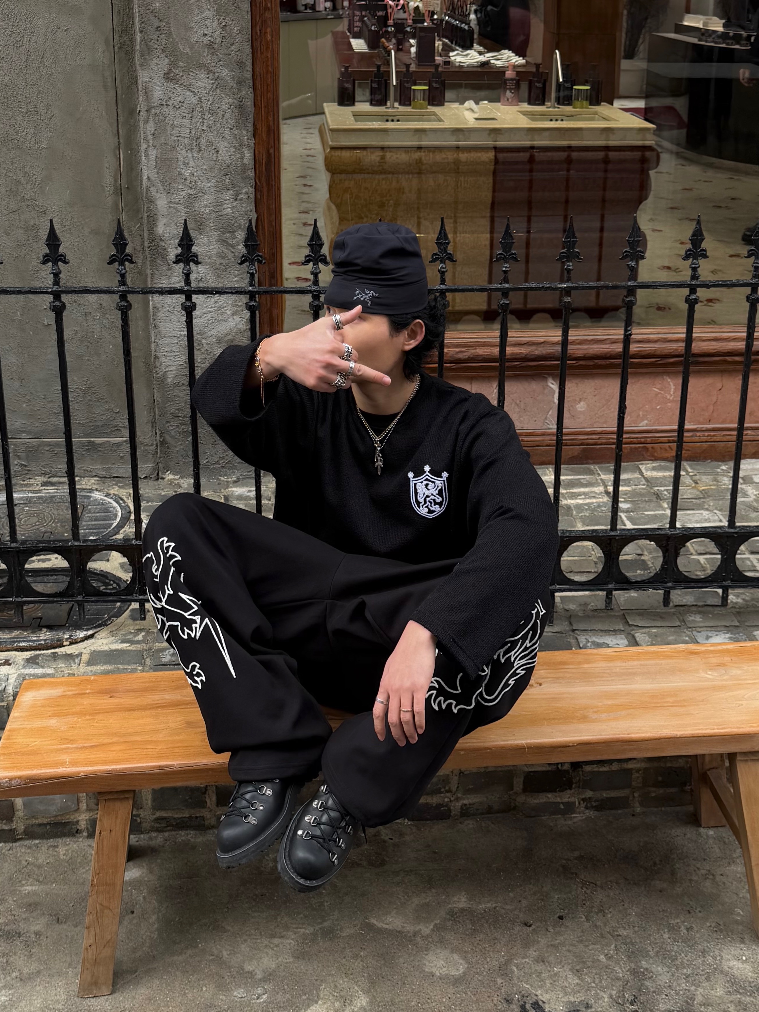 Arc'teryx Rho Toque Black 착용 스타일 - 3