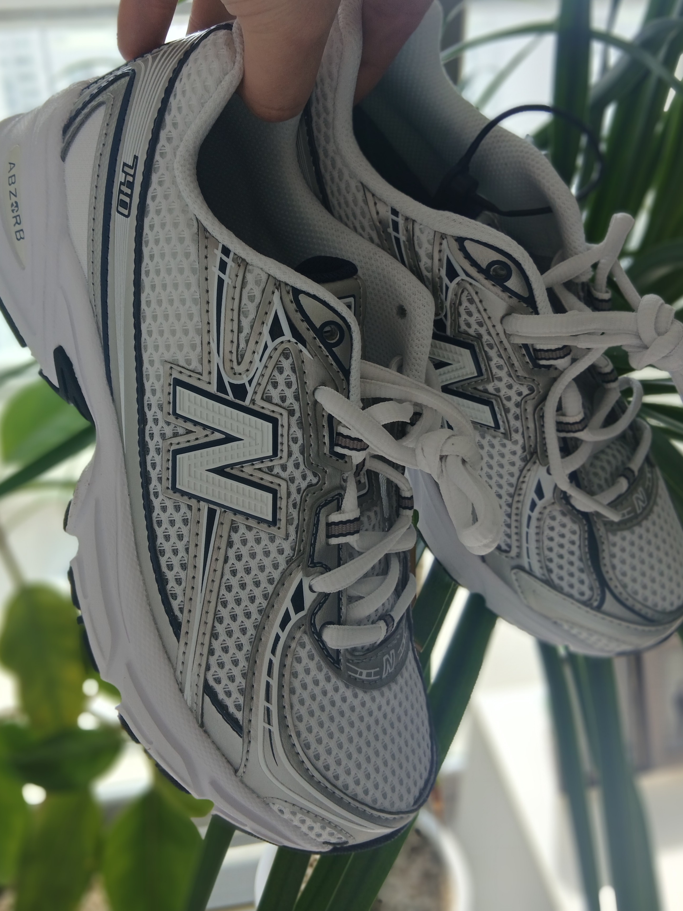 New Balance 740v2 Nb Navy White, Arc'teryx Kragg Cotton Heatmap LS T-Shirt White Light Multi 착용 스타일 - 1