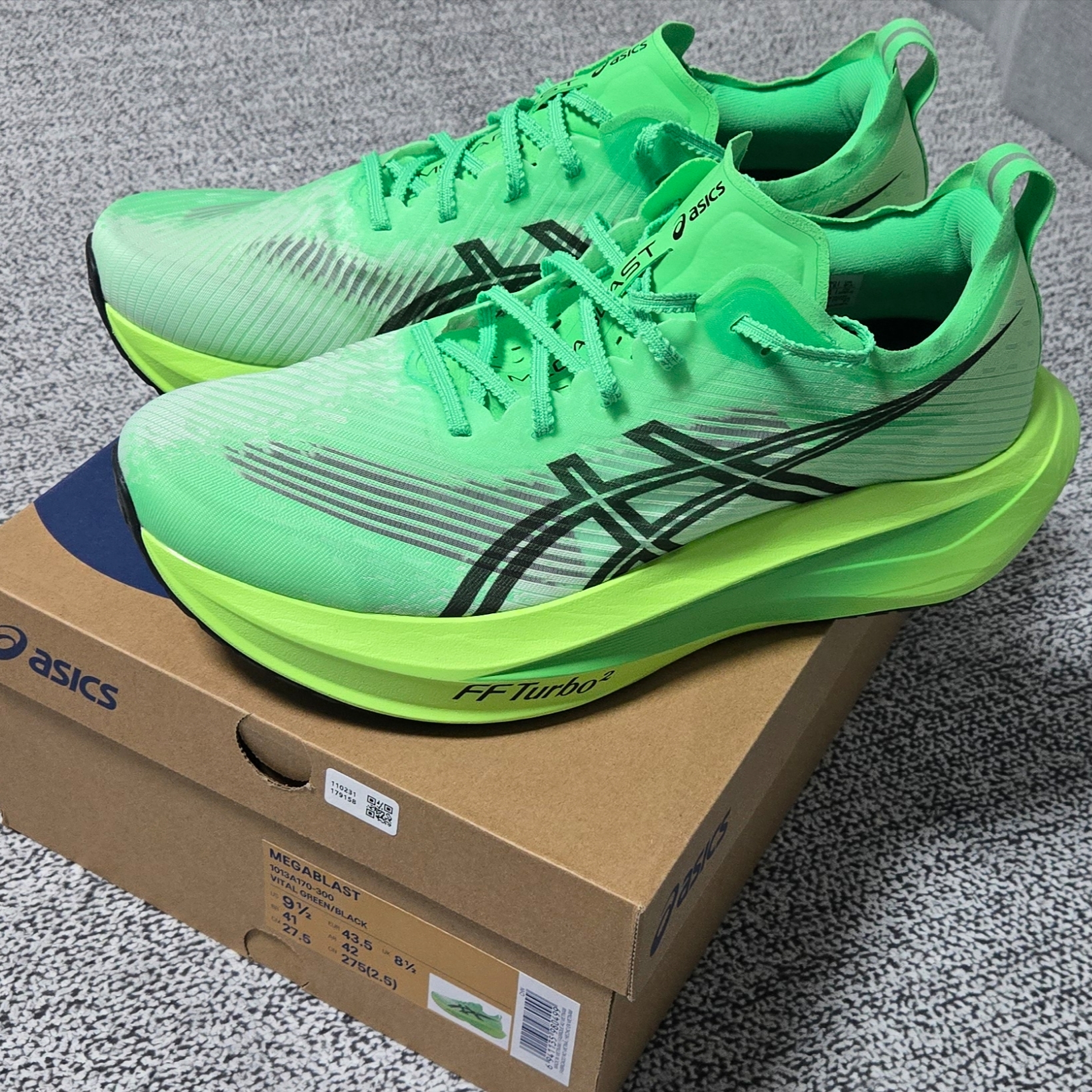 Asics Megablast Vital Green Black 착용 스타일