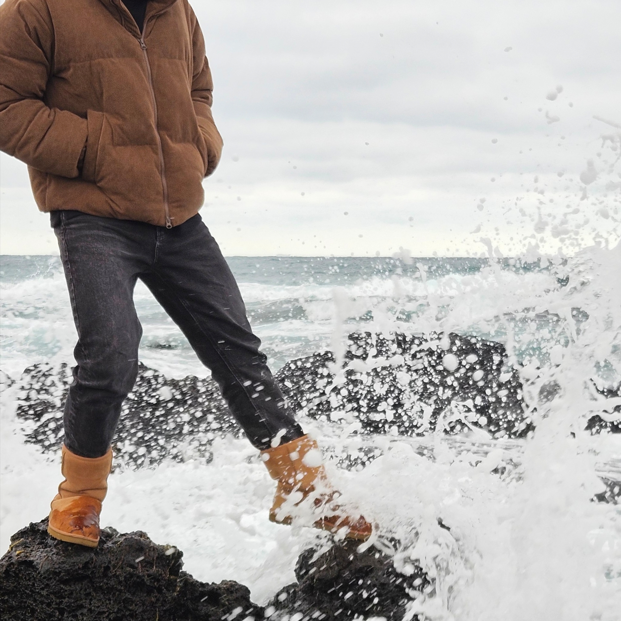 UGG Classic Short Boots Chestnut, (W) UGG Classic Short II Boots Chestnut 착용 스타일 - 1