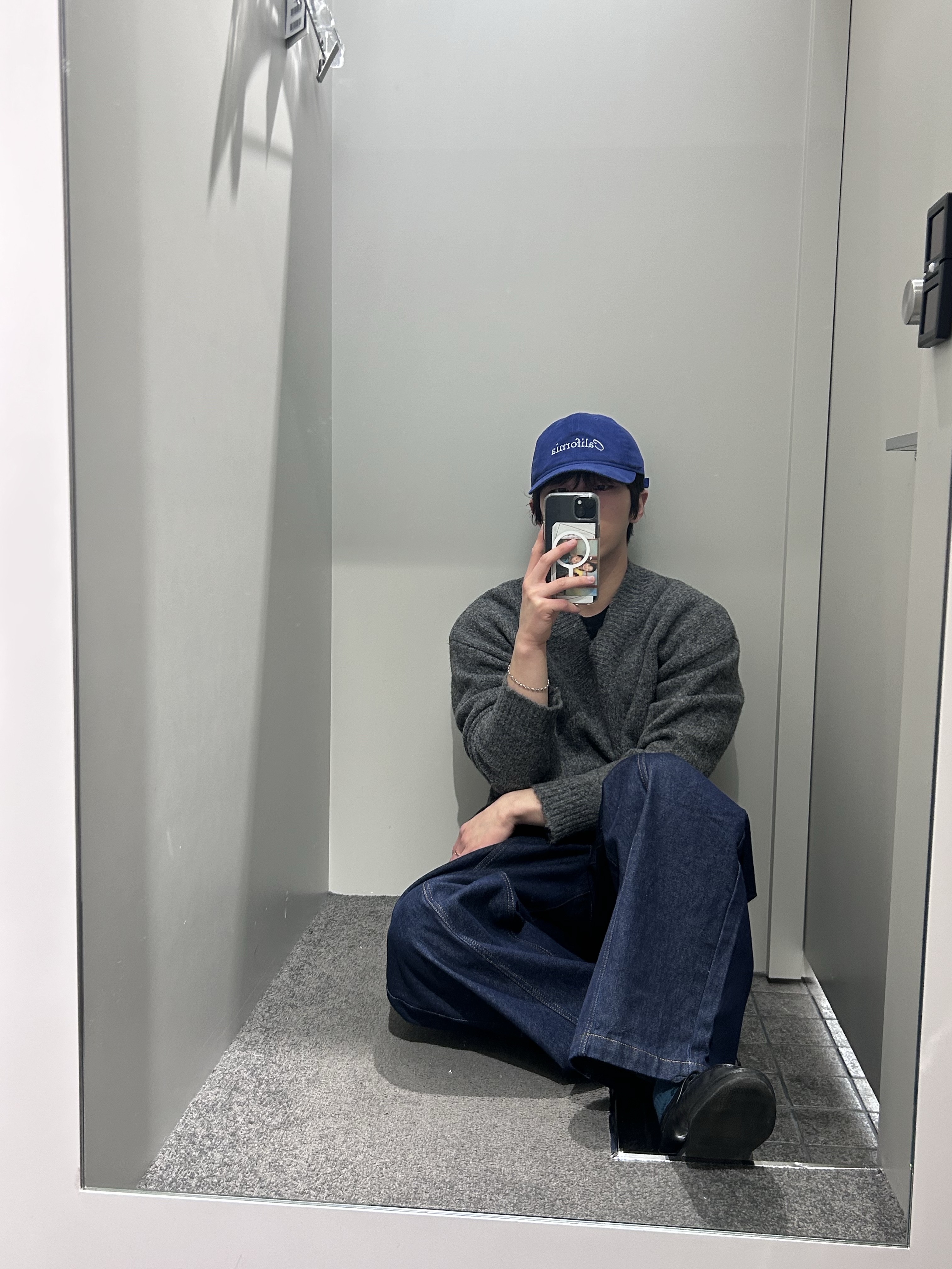 [KREAM 단독] About:Blank Wide Leg Felled Denim Raw Indigo - 26SS 착용 스타일 - 2
