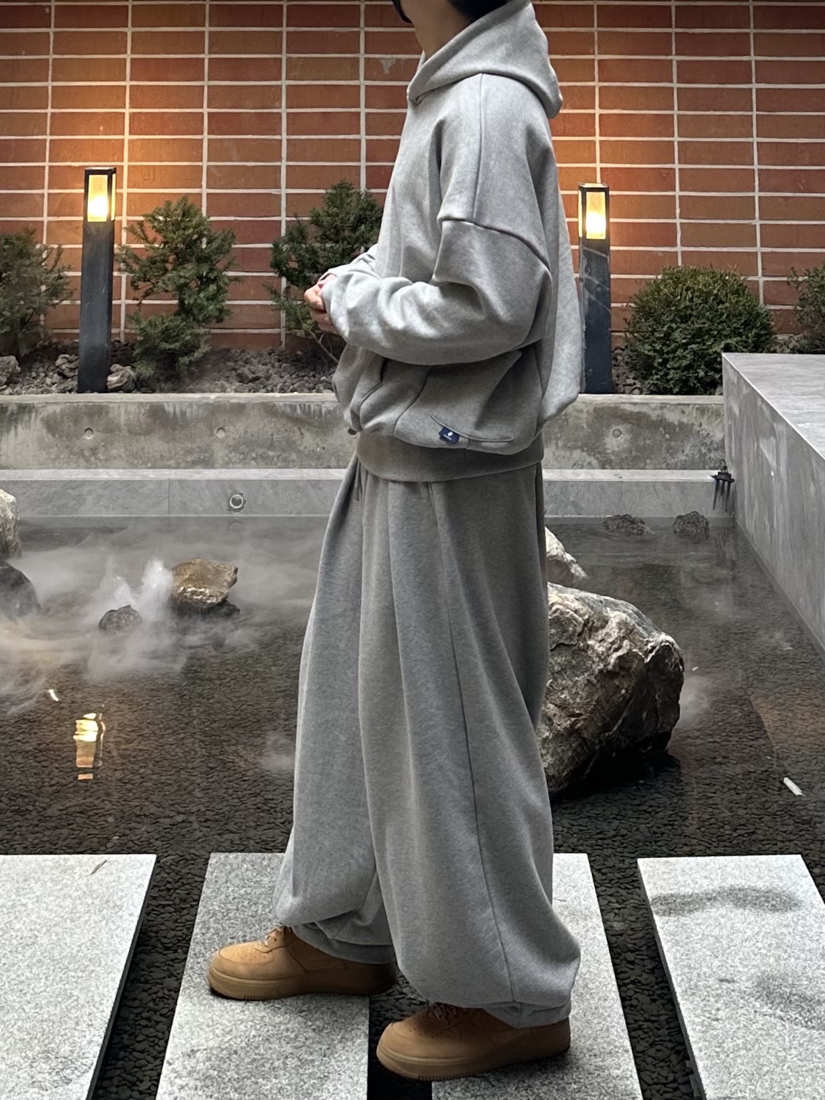 Nike x Supreme Air Force 1 Low Flax, Nike Air Force 1 '07 WB Flax 착용 스타일 - 3