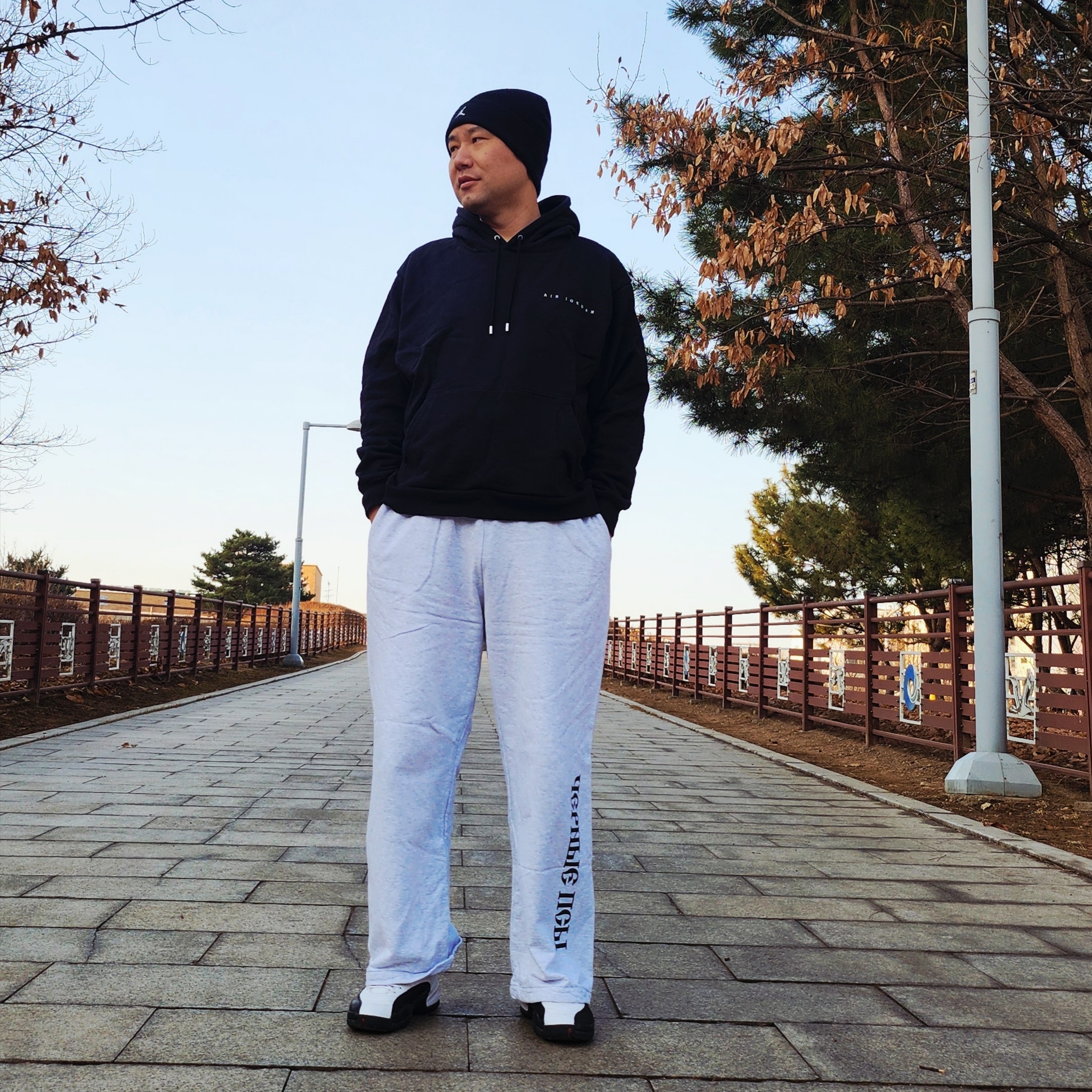 Jordan Peak Essential Beanie Black White, Jordan x Union Fleece Hoodie Black - Asia 착용 스타일