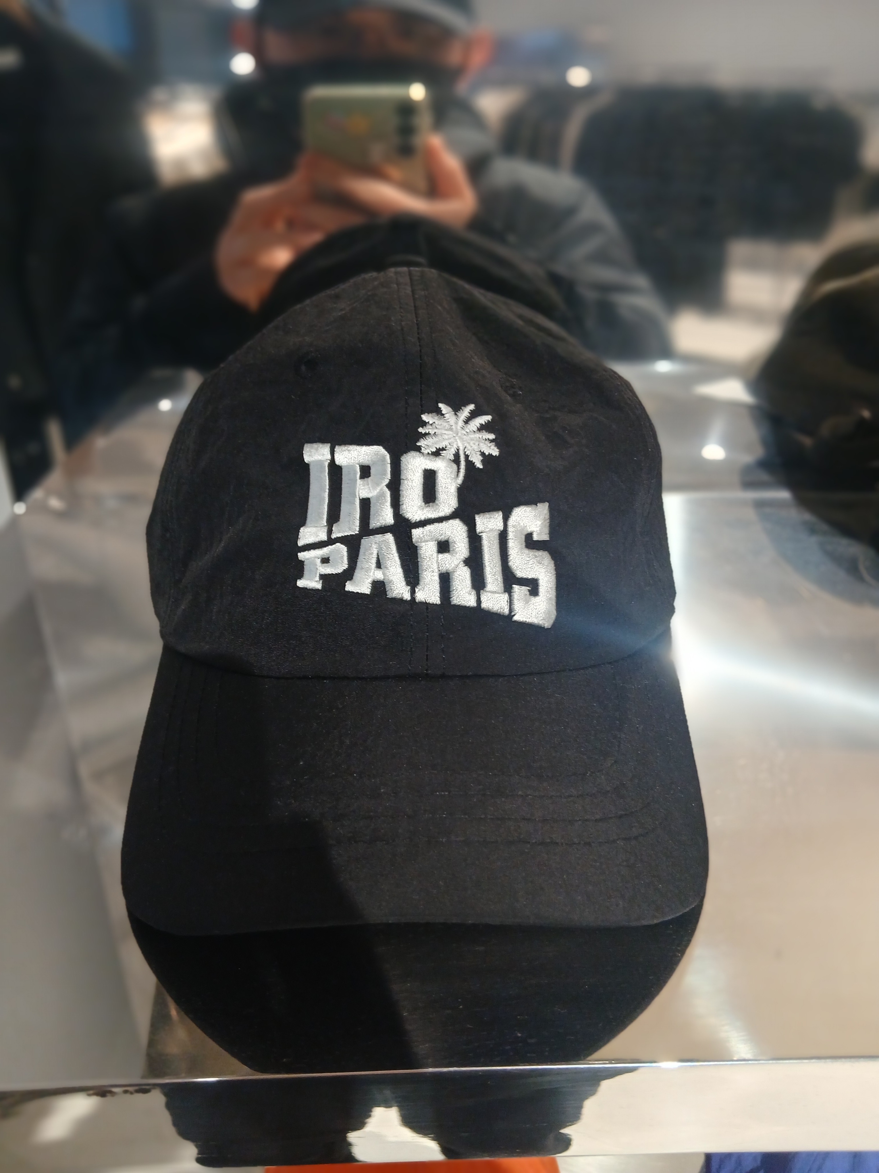 Iro Troyes Iro Logo Embroidery Washed Denim Ball Cap Blue, Iro Bred Lambskin Leather Logo Ball Cap Black 착용 스타일 - 3