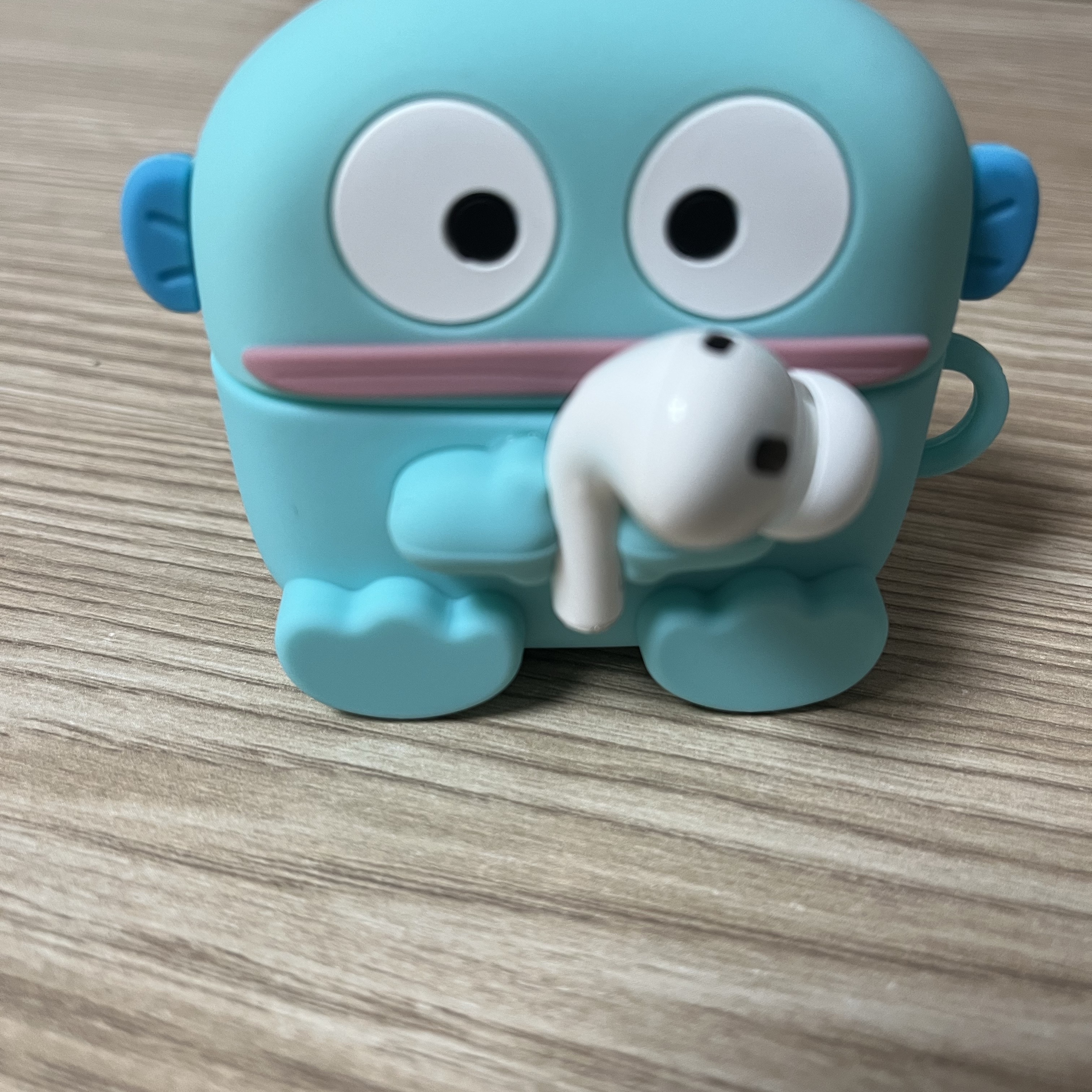 Sanrio Hangyodon AirPods Pro 1st/2nd gen Case 착용 스타일