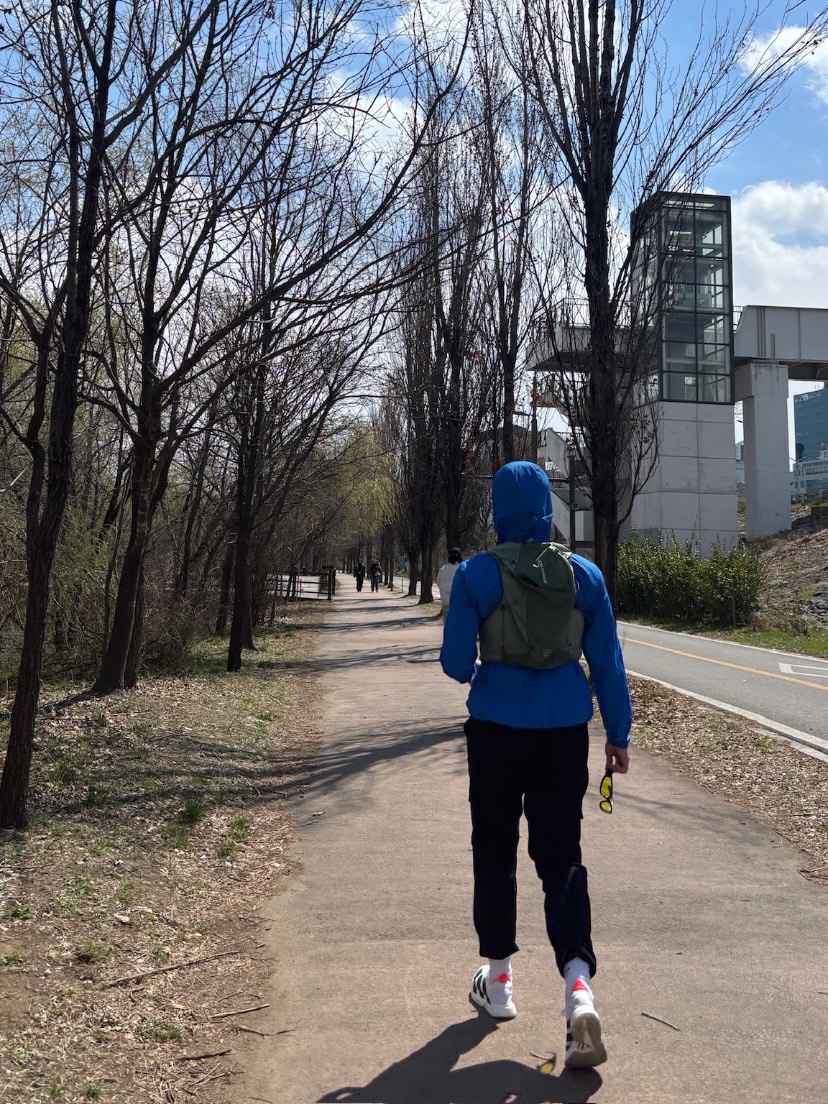 Adidas Adizero Adios Pro 4 Cloud White Core Black, Salomon Active Skin 12 Set Khaki 착용 스타일 - 1