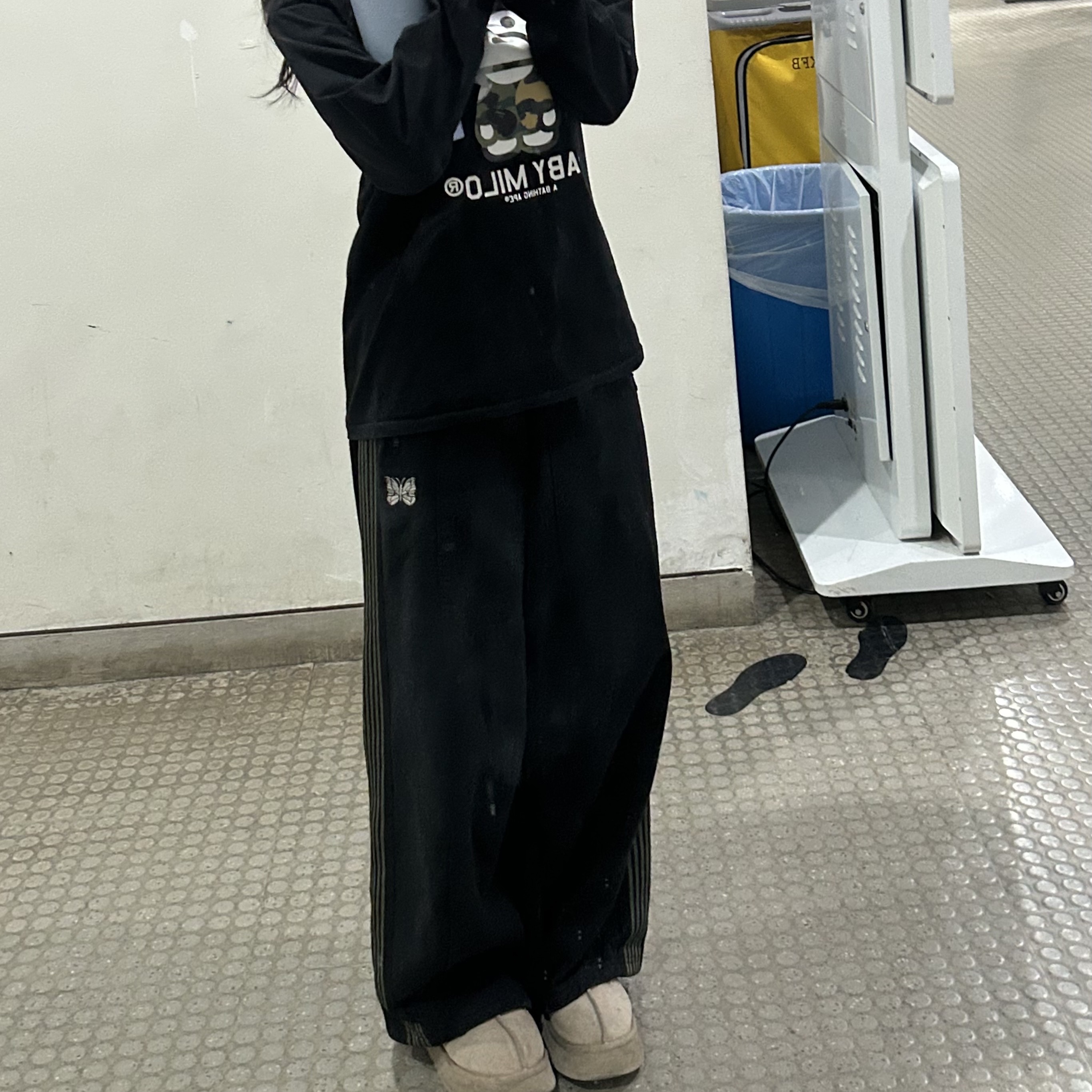 BAPE 1st Camo Crazy Baby Milo L/S T-Shirt Black, Needles x LHP H.D. Track Pants Cotton Jersey Black 착용 스타일