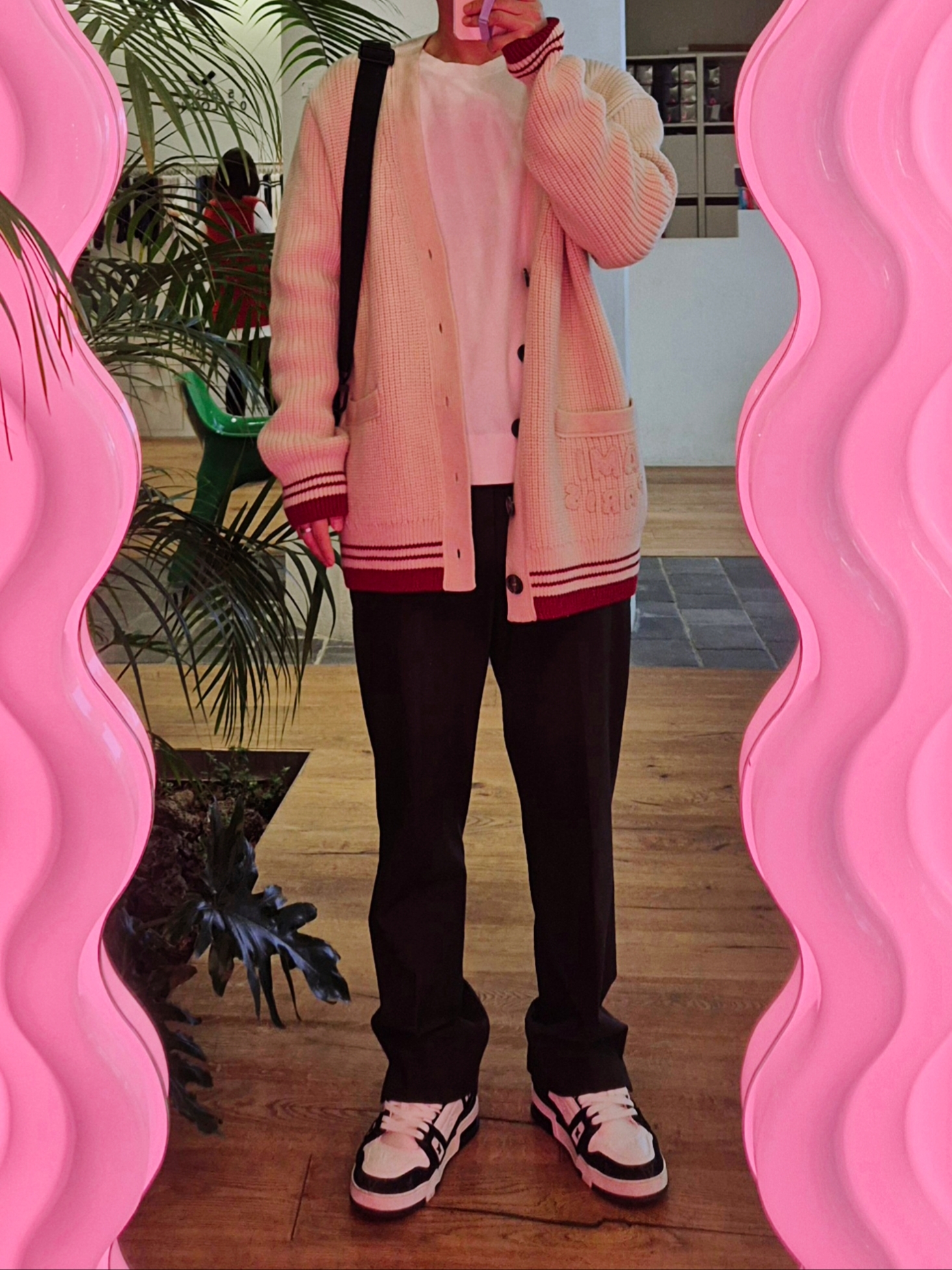 AMI Wool Ribbed Cardigan Blanc Creme, Louis Vuitton LV Trainer Sneakers Monogram Denim Black 착용 스타일