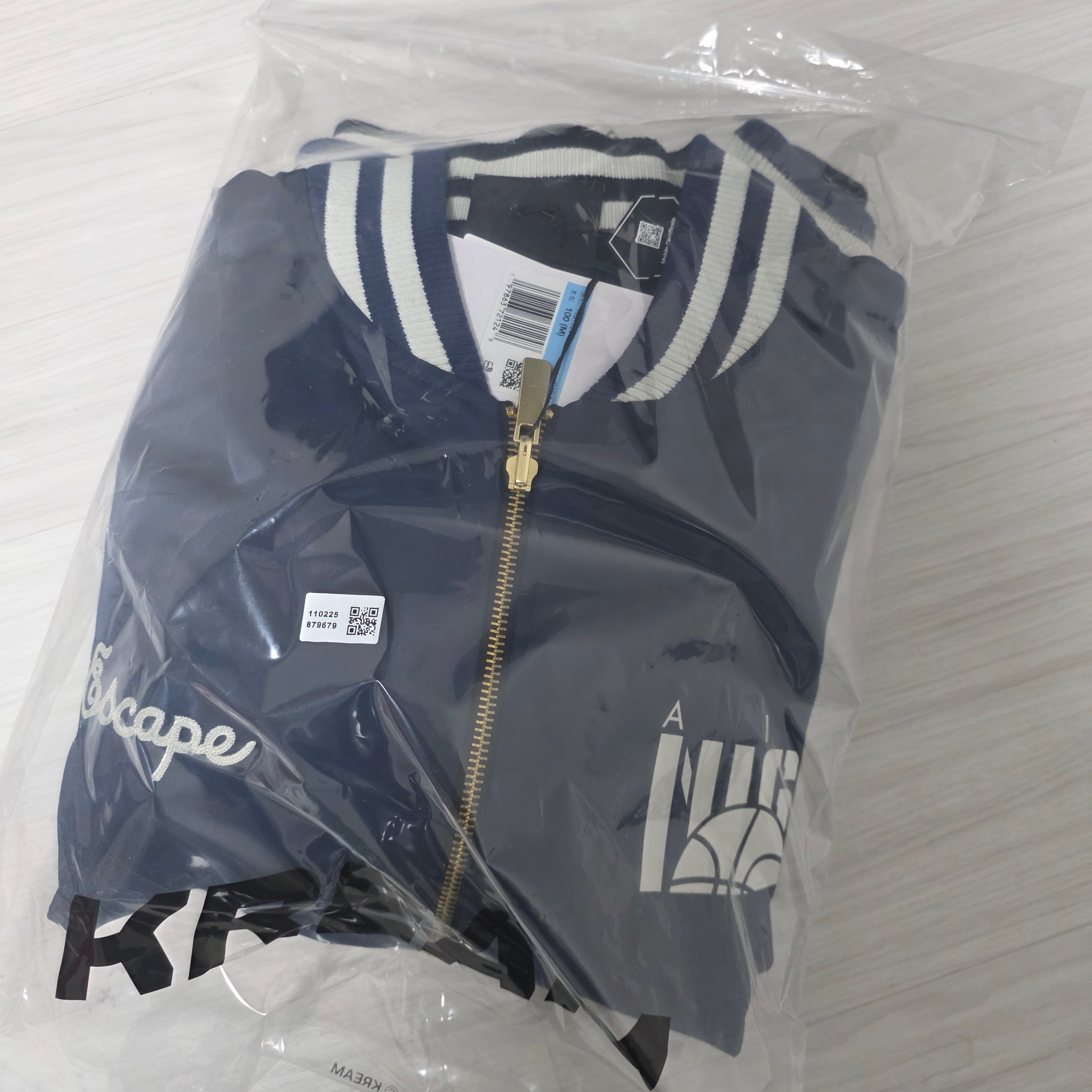 Nike x Nigo Apparel Collection Souvenir Jacket Midnight Navy Black (HQ7525-410) 착용 스타일 - 1