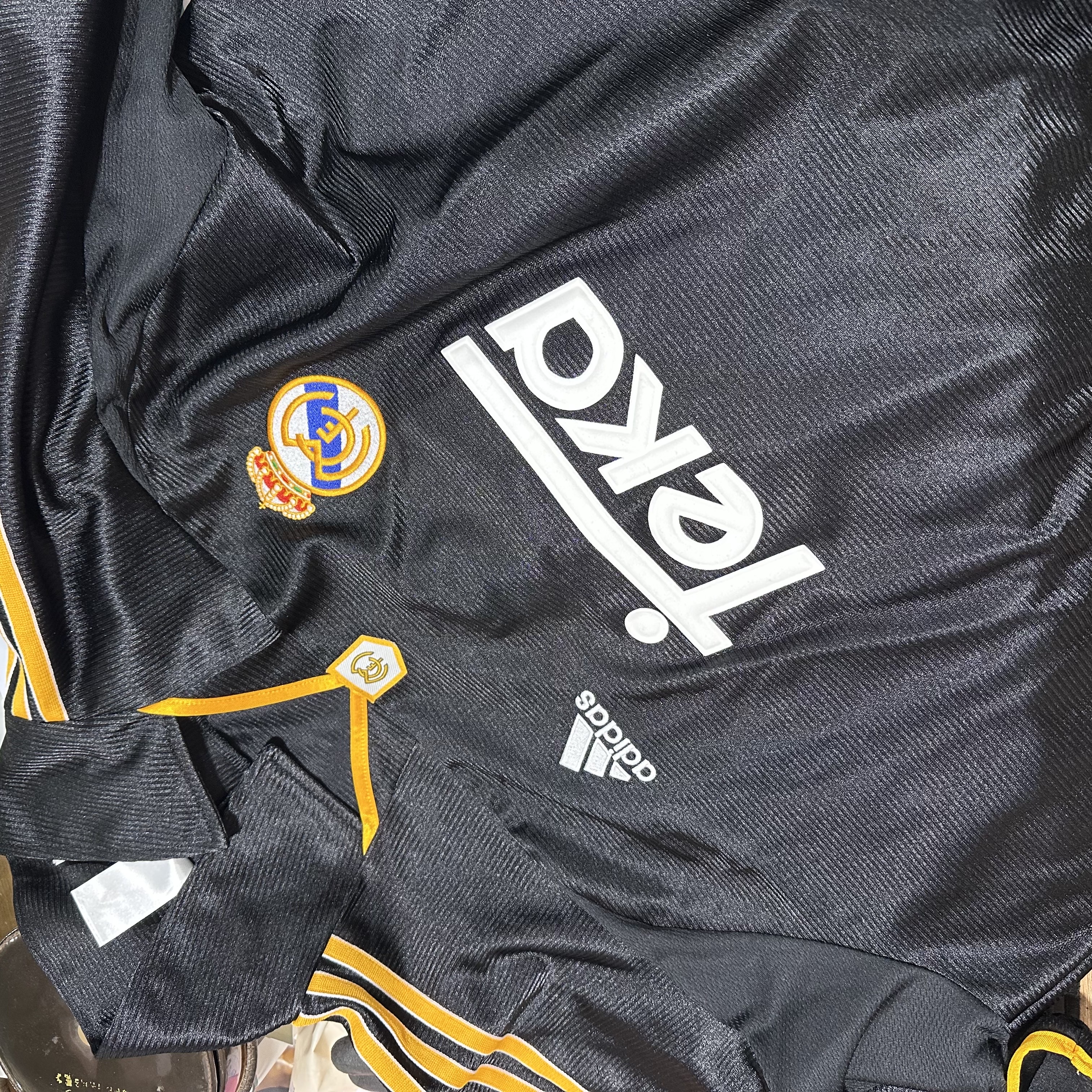 Adidas Real Madrid 99/00 Away Jersey Black - KR Sizing (Non Marking Ver.) 착용 스타일