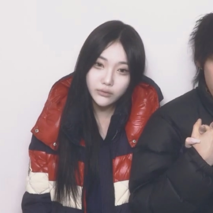 Moncler Maya Short Down Jacket Black - 24FW 착용 스타일