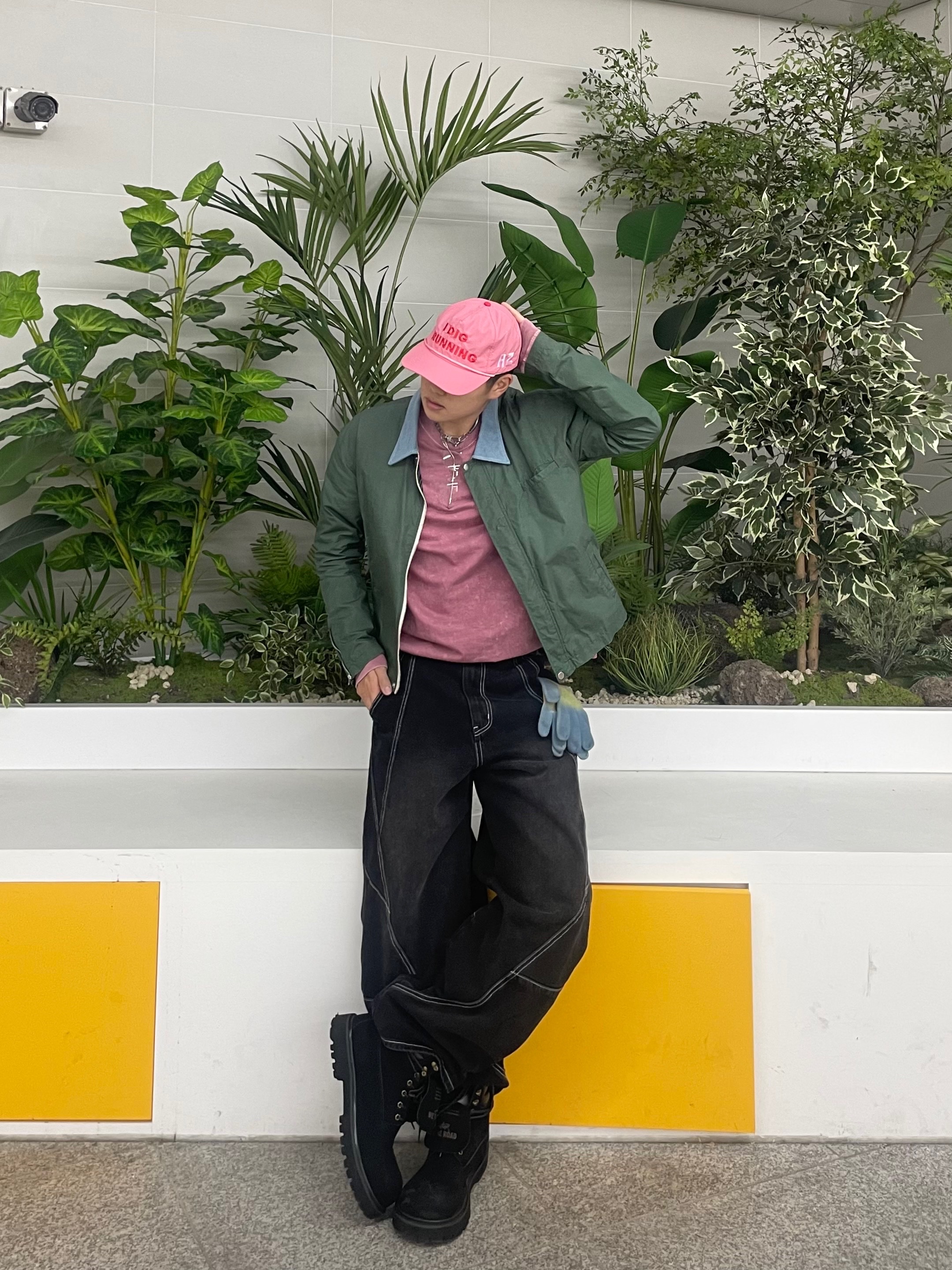Alex Zono I Dig Running Trucker Pink 착용 스타일 - 4