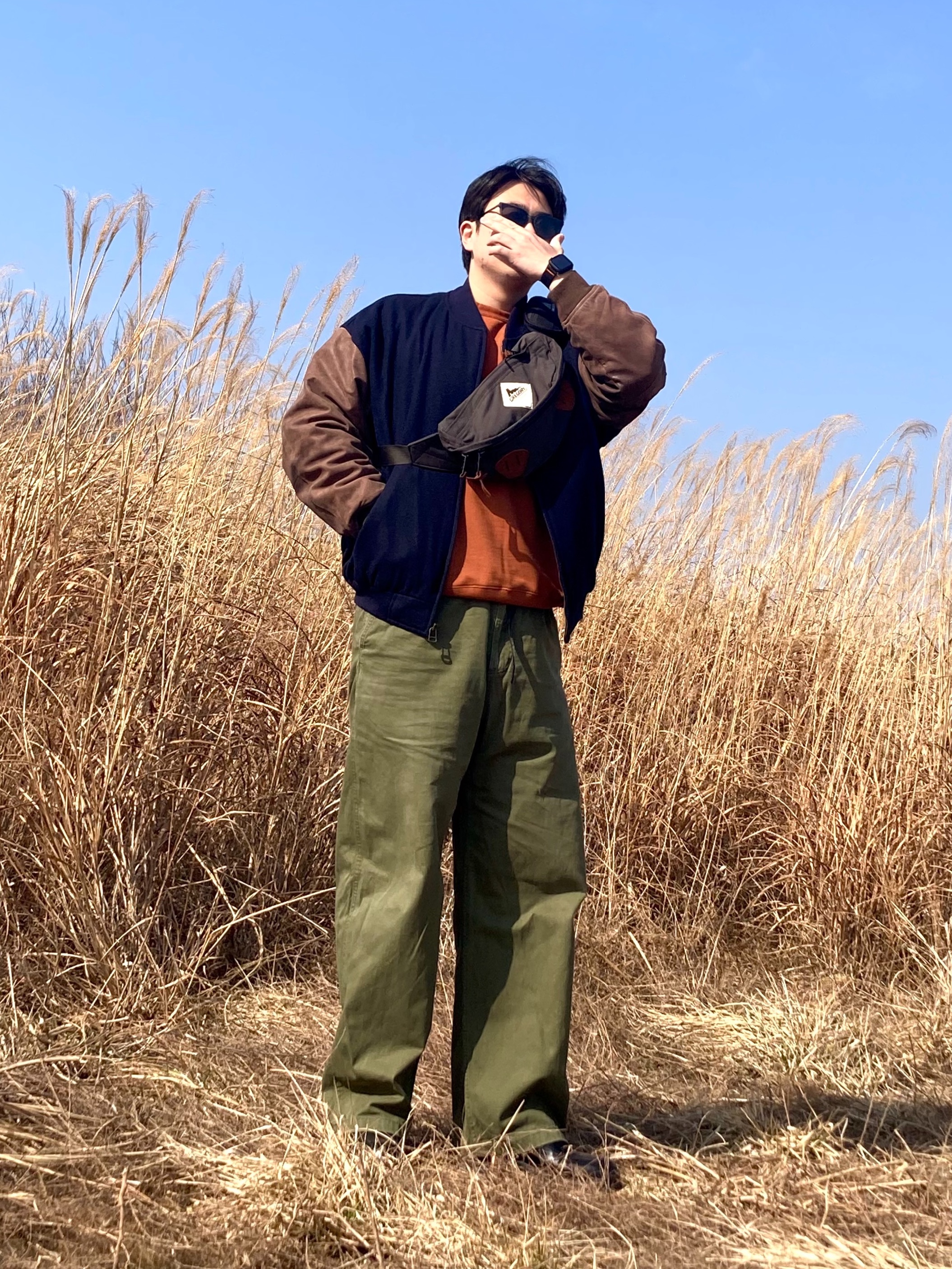 Gramicci Loose Tapered Pants Olive - US Sizing, Hunter Flat Bar Square Sunglasses Black 착용 스타일 - 2