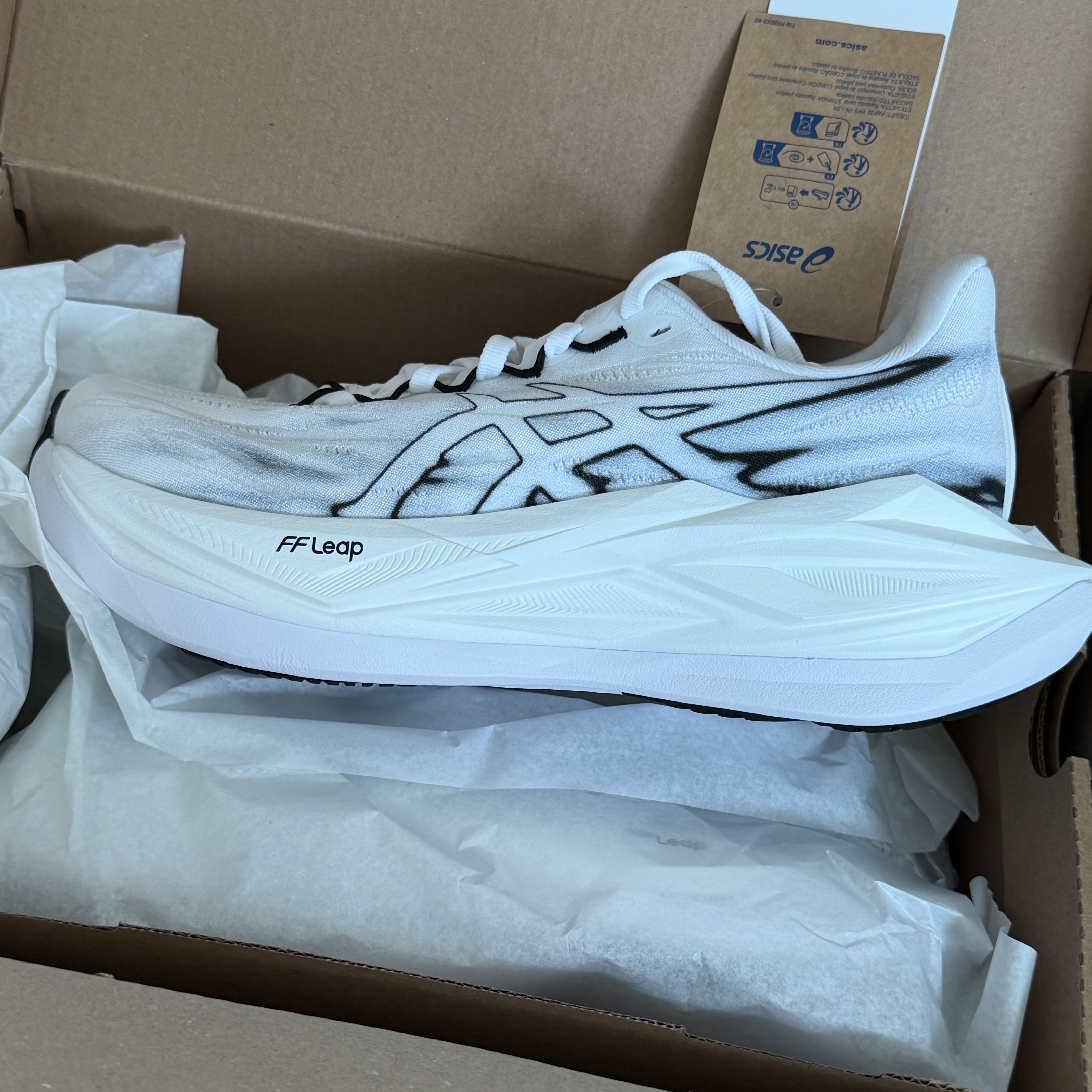 Asics Superblast 3 White Black 착용 스타일
