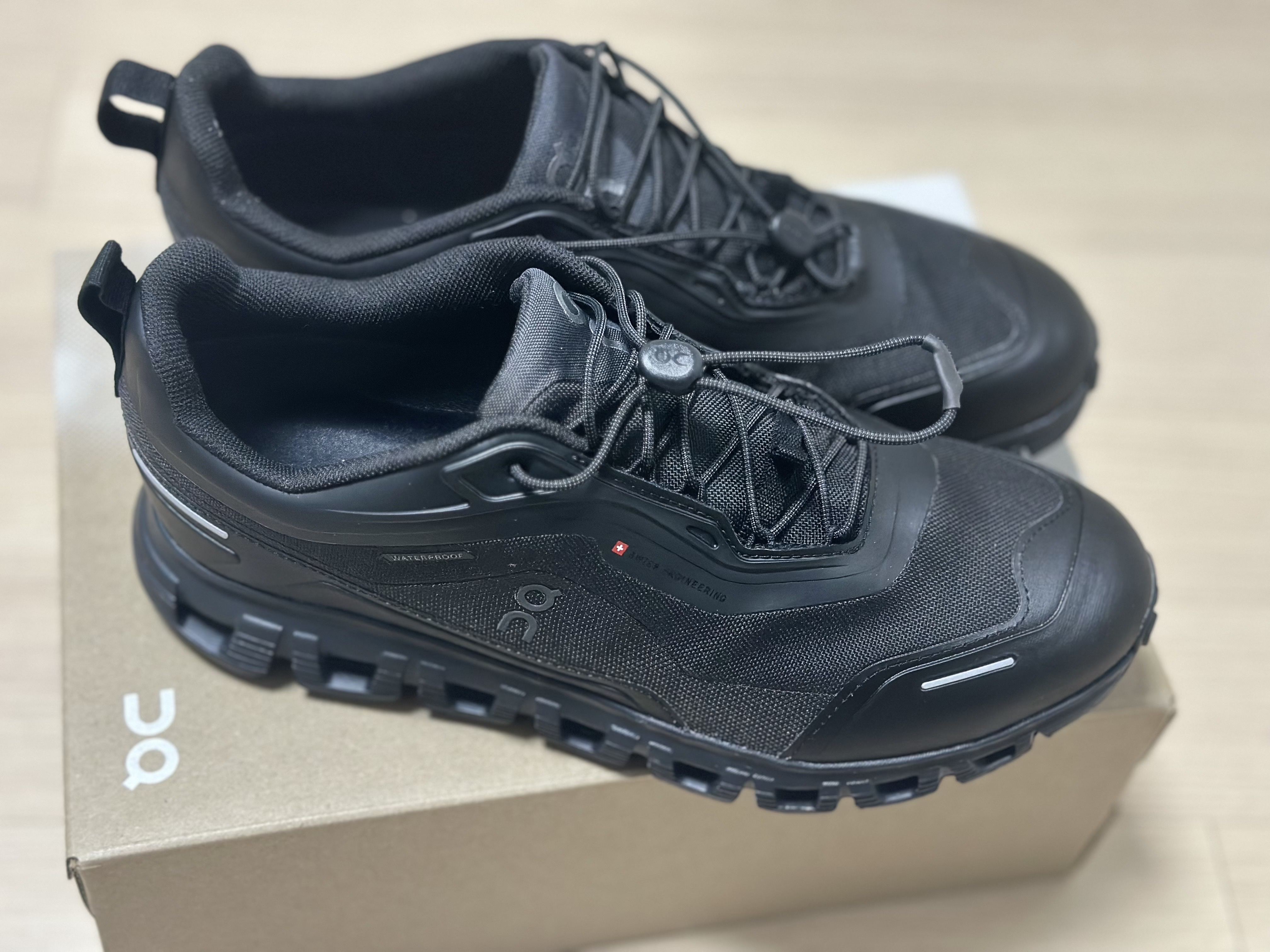 On Running Cloud 6 Geo Waterproof Black 착용 스타일