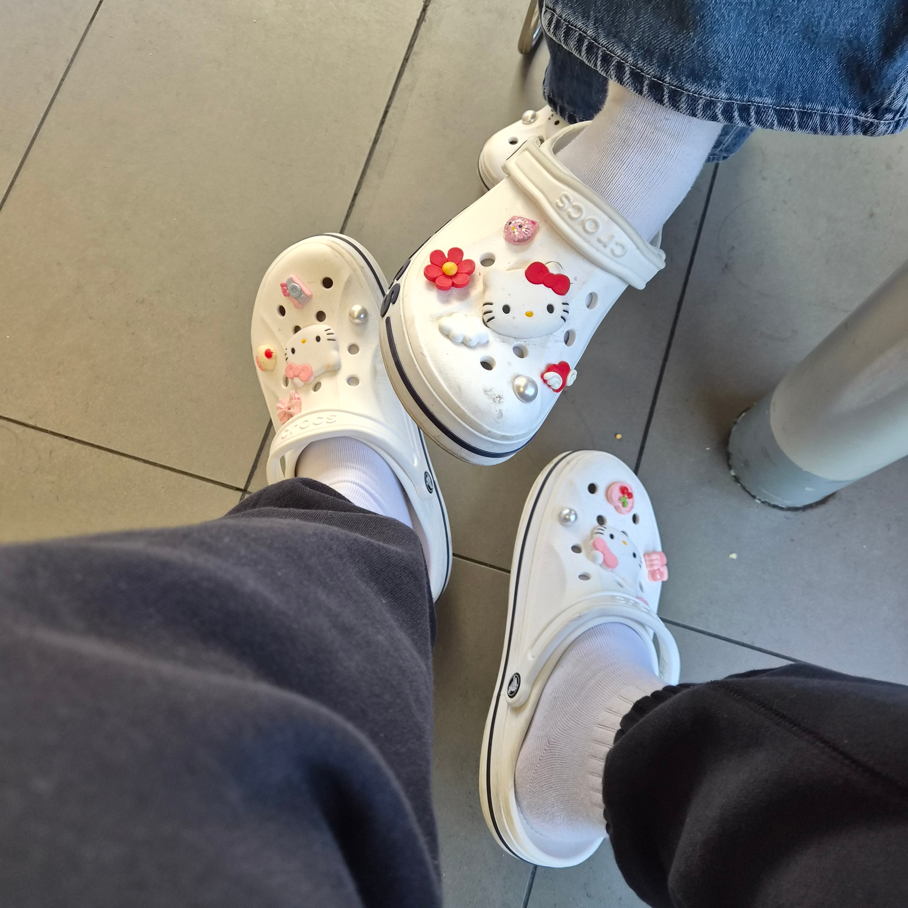 Crocs Bayaband Clog White Navy 착용 스타일