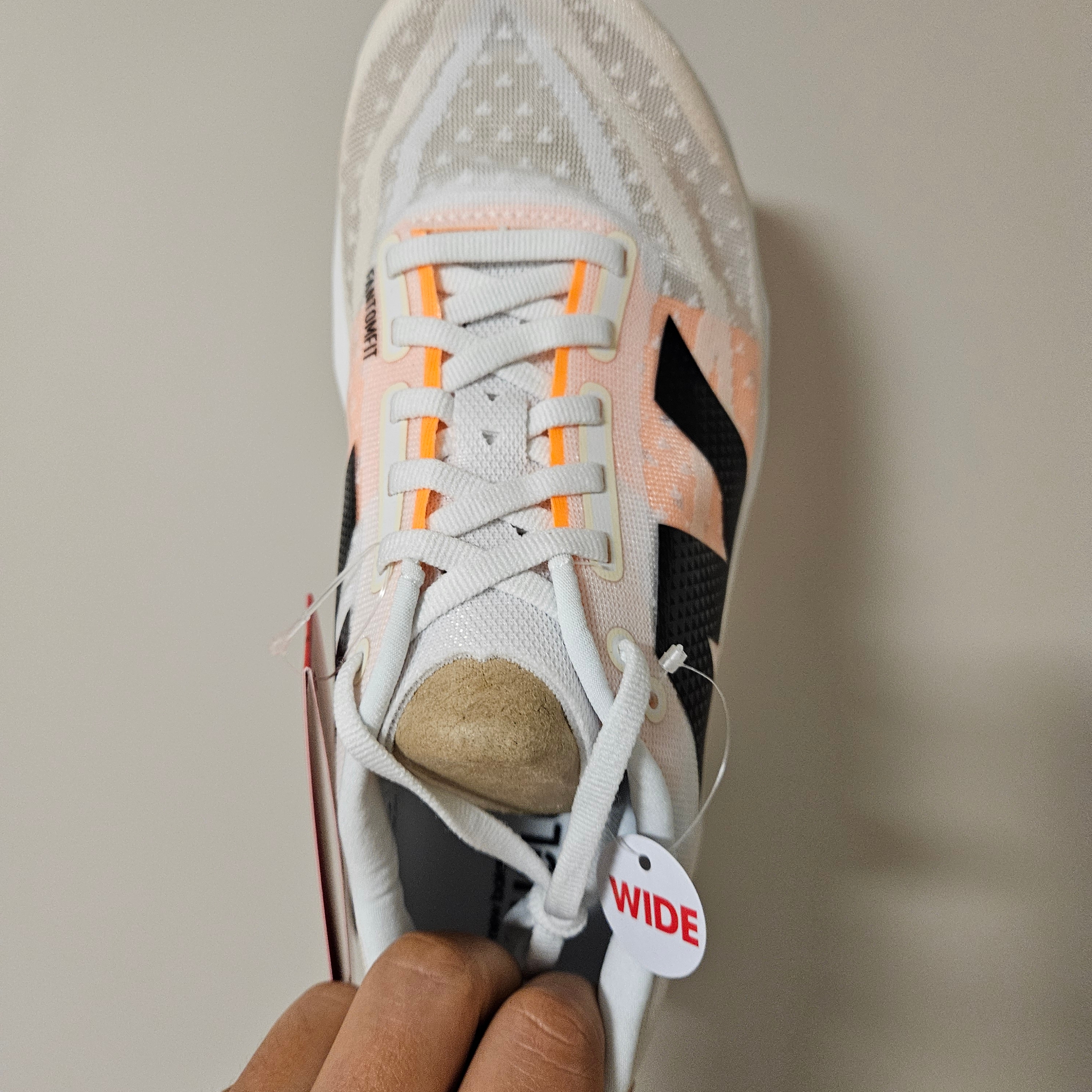 New Balance Fuelcell Rebel v4 Ivory - 2E Wide 착용 스타일