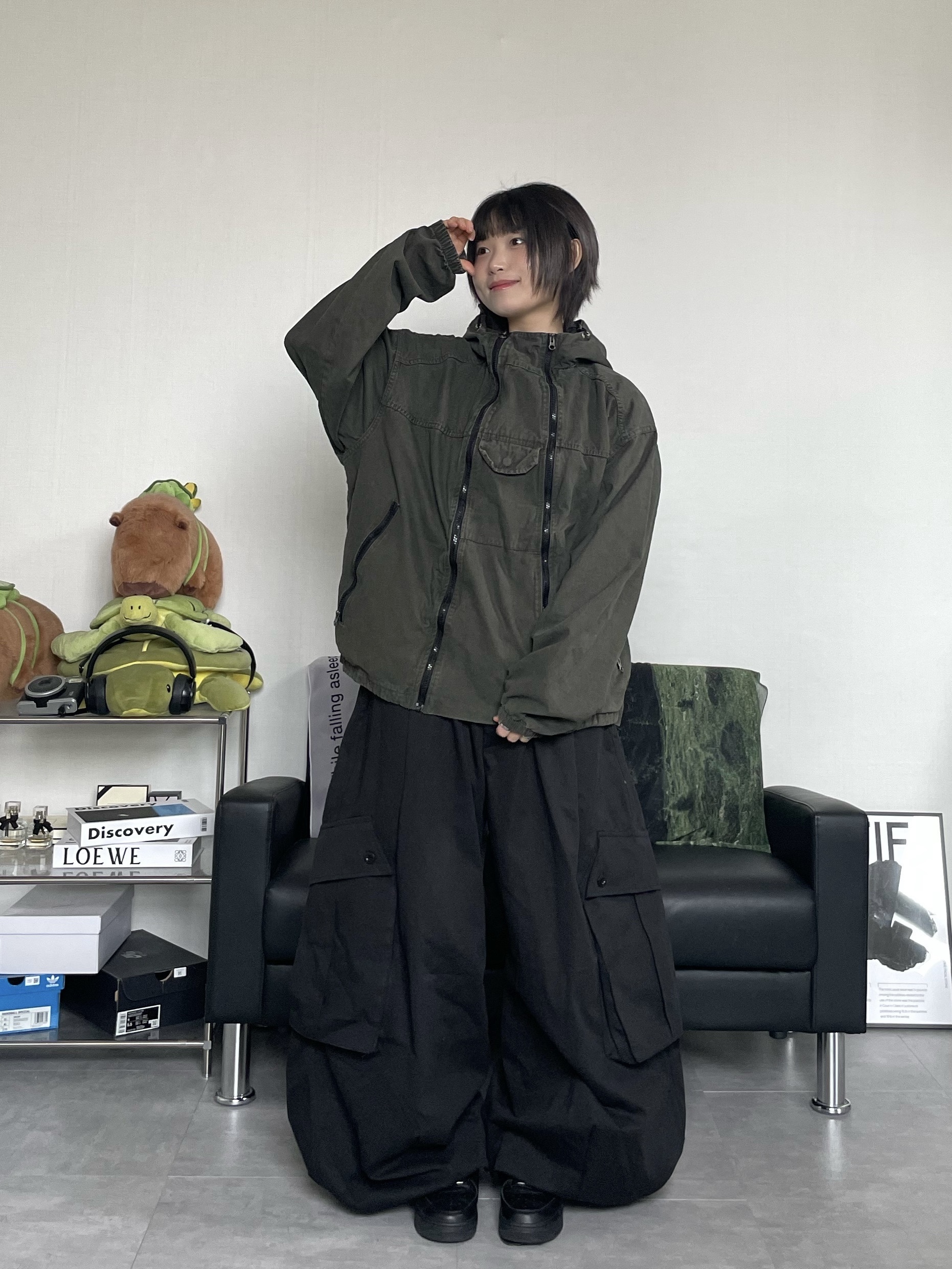 (W) Nike Air Force 1 '07 Low Triple Black 착용 스타일 - 6