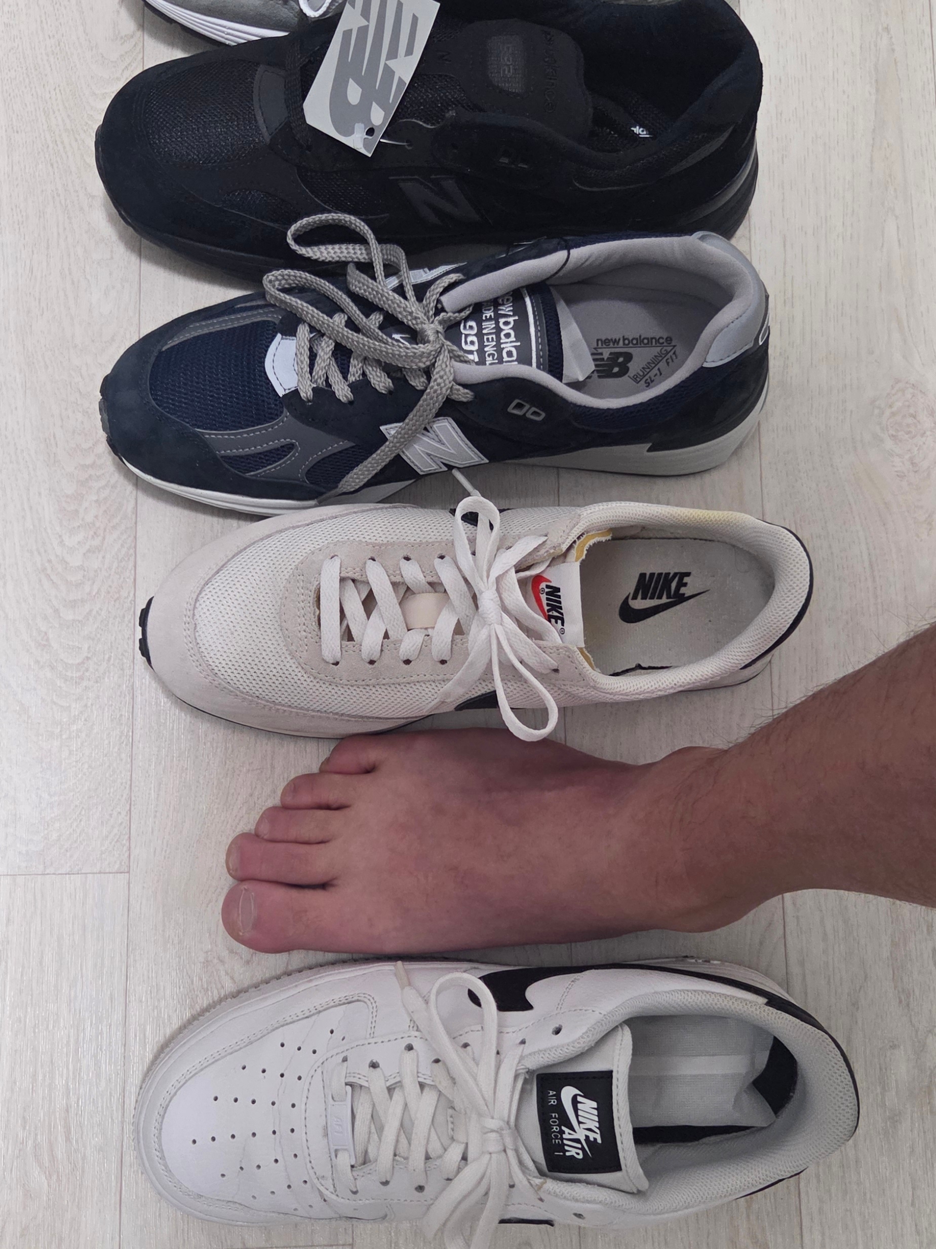 New Balance 991v2 Made in UK Dark Navy Smoked Pearl, New Balance 992 Made in USA Core Grey Silver Metallic 착용 스타일 - 4