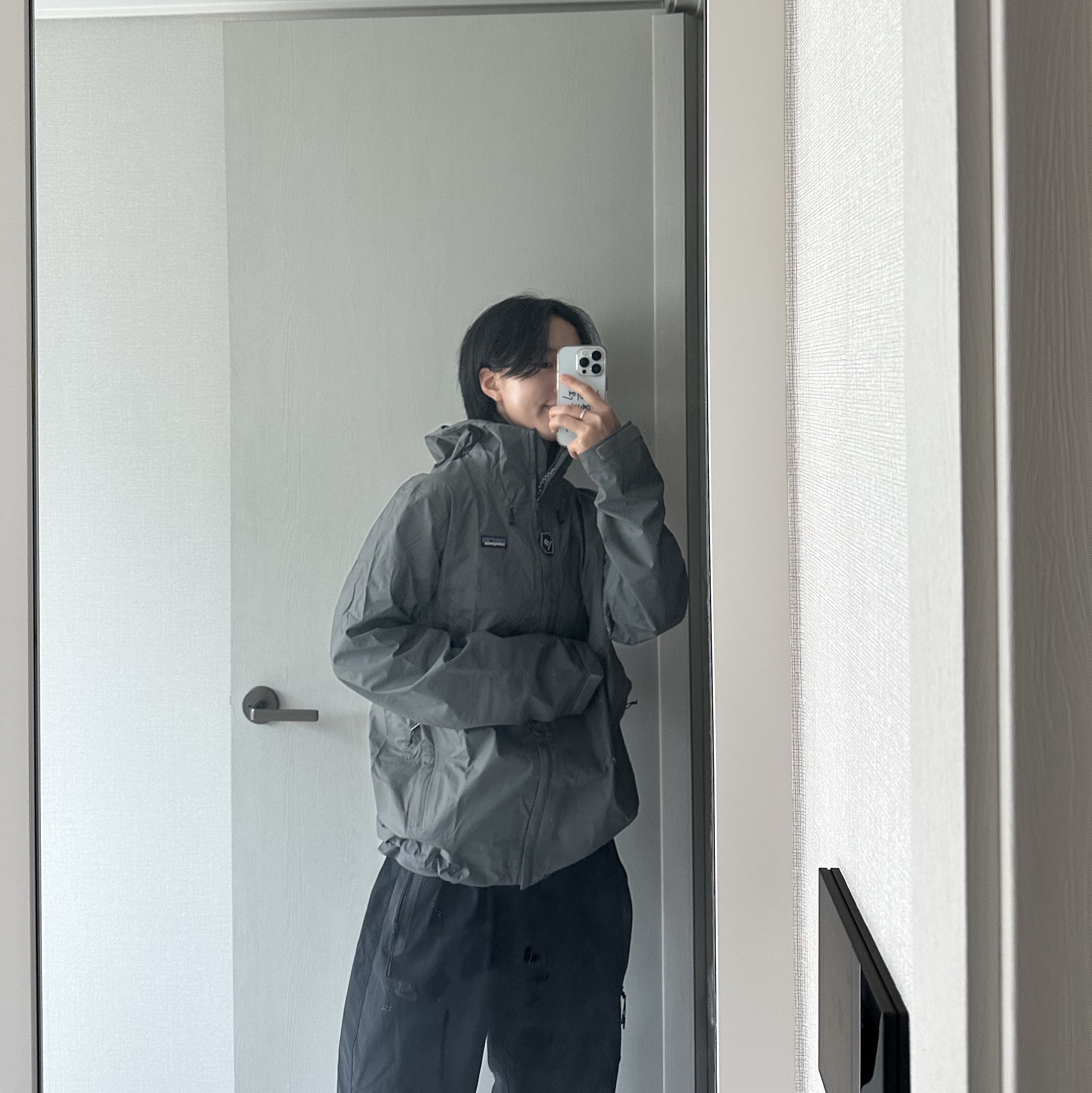 Patagonia Torrentshell 3L Jacket Nobel Grey 착용 스타일
