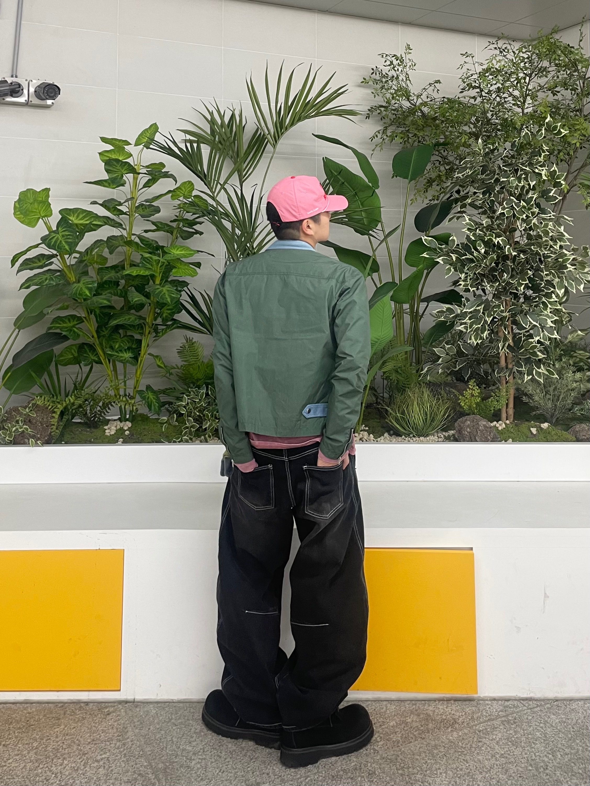 Alex Zono I Dig Running Trucker Pink 착용 스타일 - 2