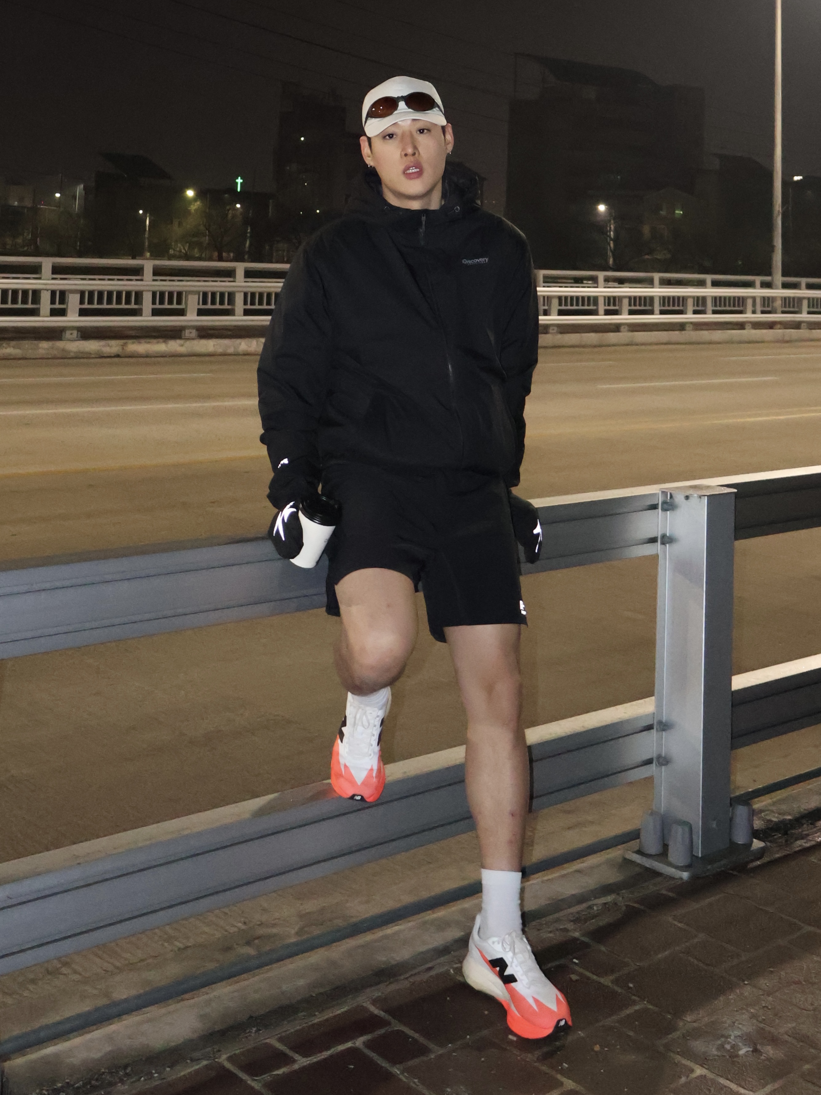 New Balance FuelCell SC Elite v5 Urgent Red White Black  - 2E Wide, Oakley Eye Jacket Redux Latitude Collection Matte Olive Ink Frame Prizm Bronze Lenses High Bridge Fit 착용 스타일 - 3